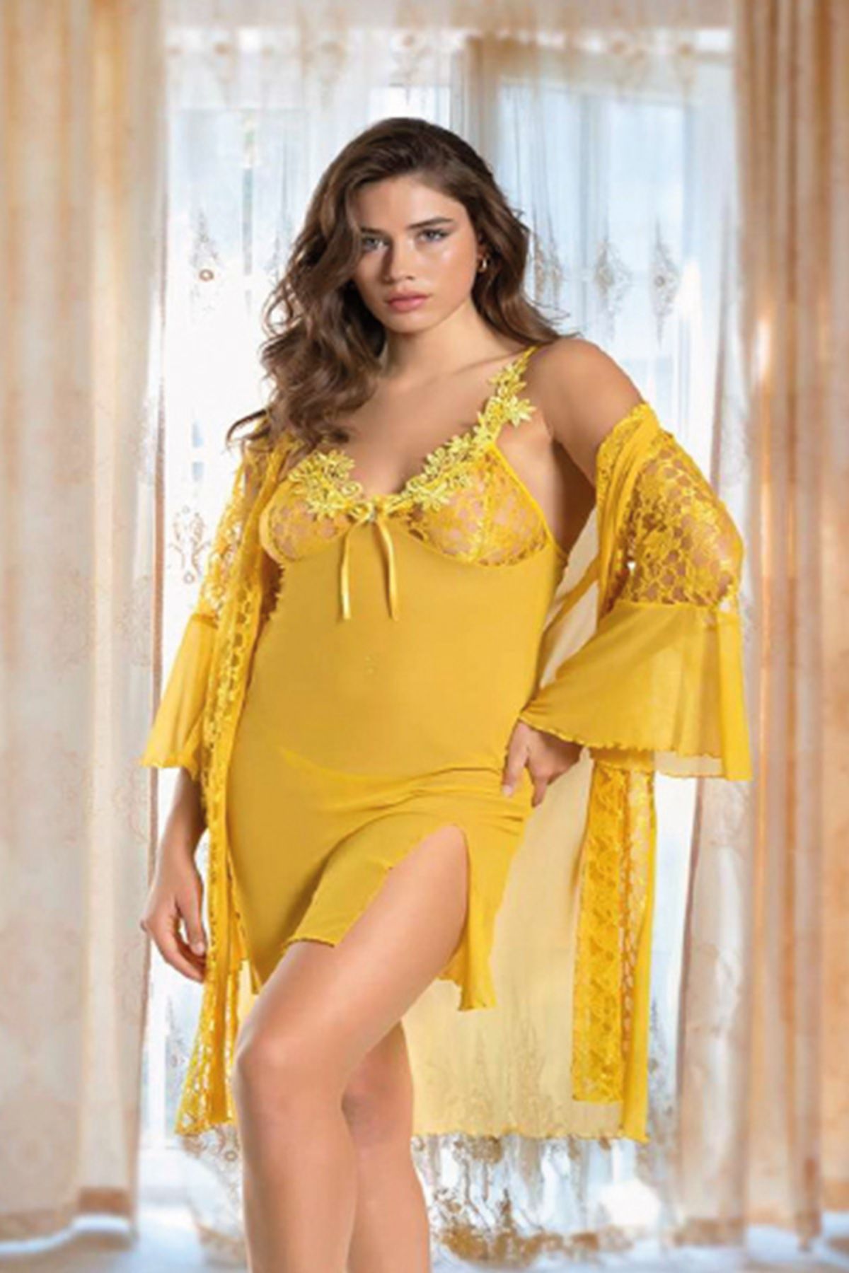 MODA La Pure 3'lü Dantel Sabahlıklı Gecelik Takımı – Transparan ve Saten Şık İç Giyim Seti