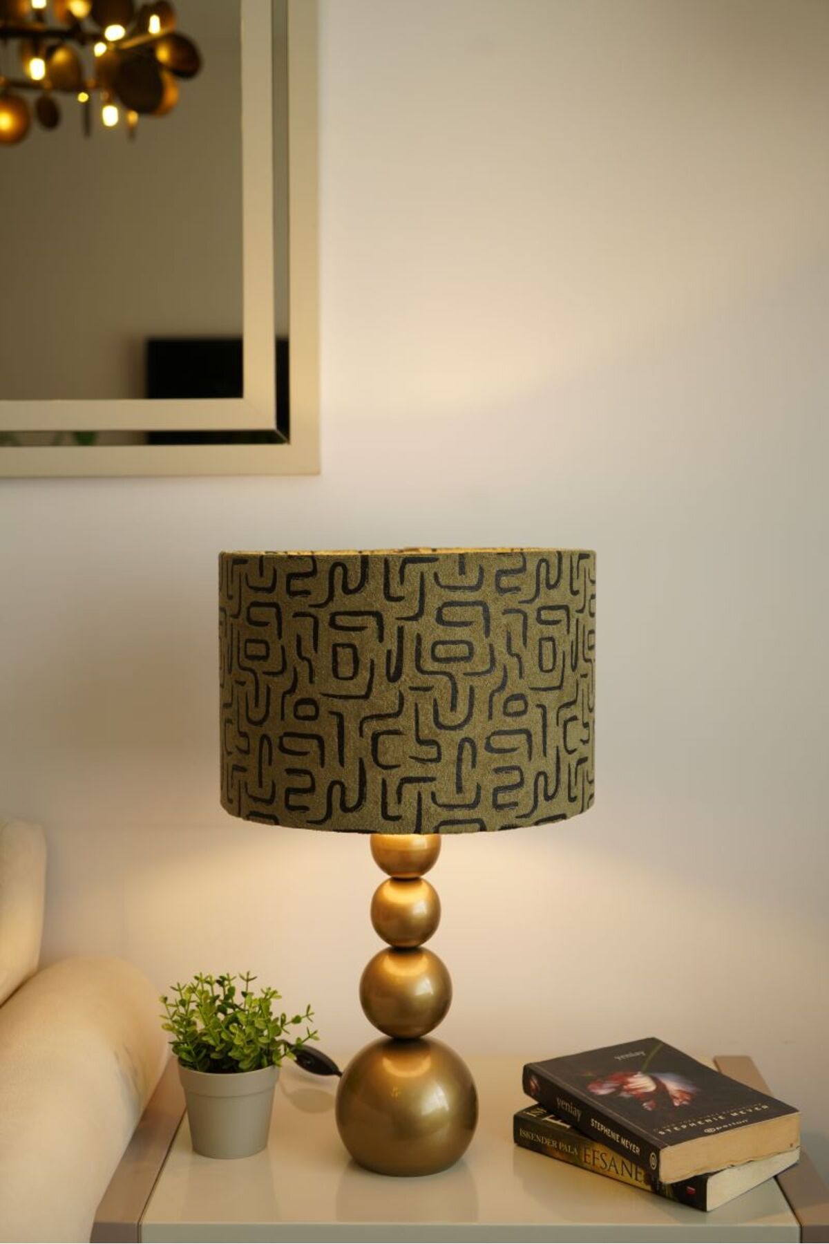 retro home design Eskitme Ayaklı Silindir Kadife Kumaşlı Labirent Desenli Masa Lambası Abajur 1 Adet Salon Yatak Odası