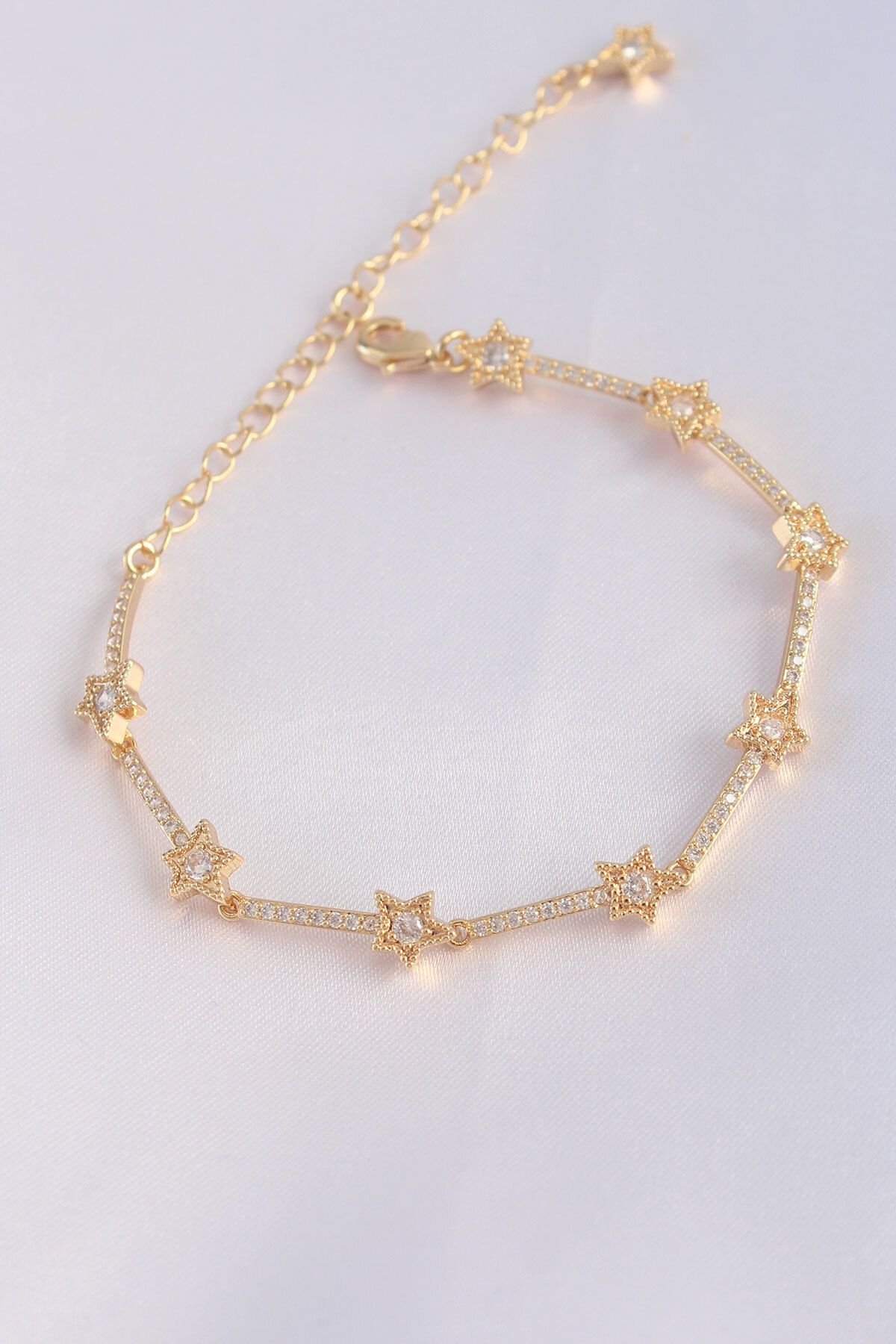 TUA MODA TUA MODA Vip Seri Pirinç Zirkon Taşlı Gold Renk Halley Model Bileklik