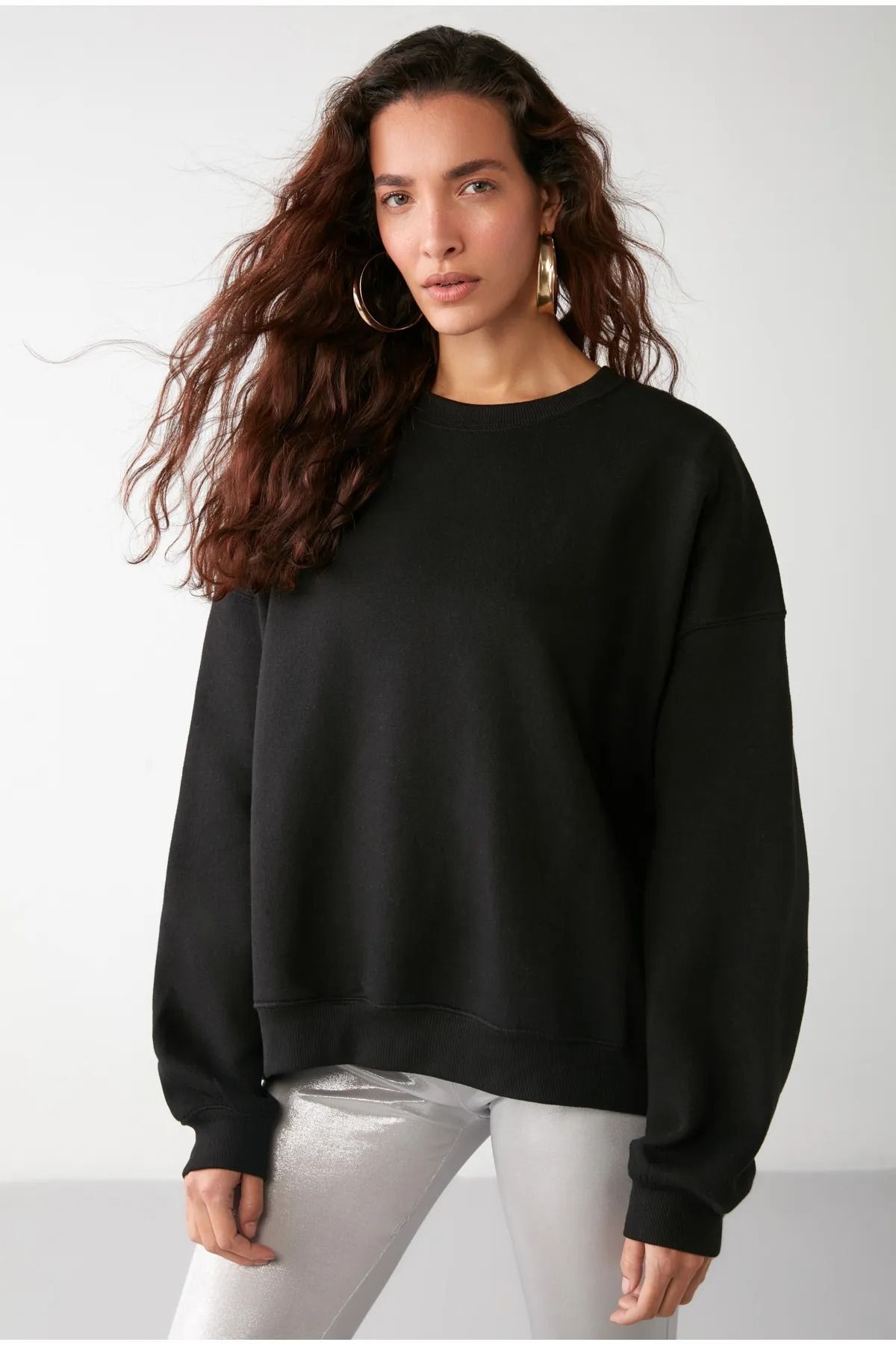 Entrendburada Siyah Bisiklet Yaka Üç İplik Basic Sweatshirt - 10610