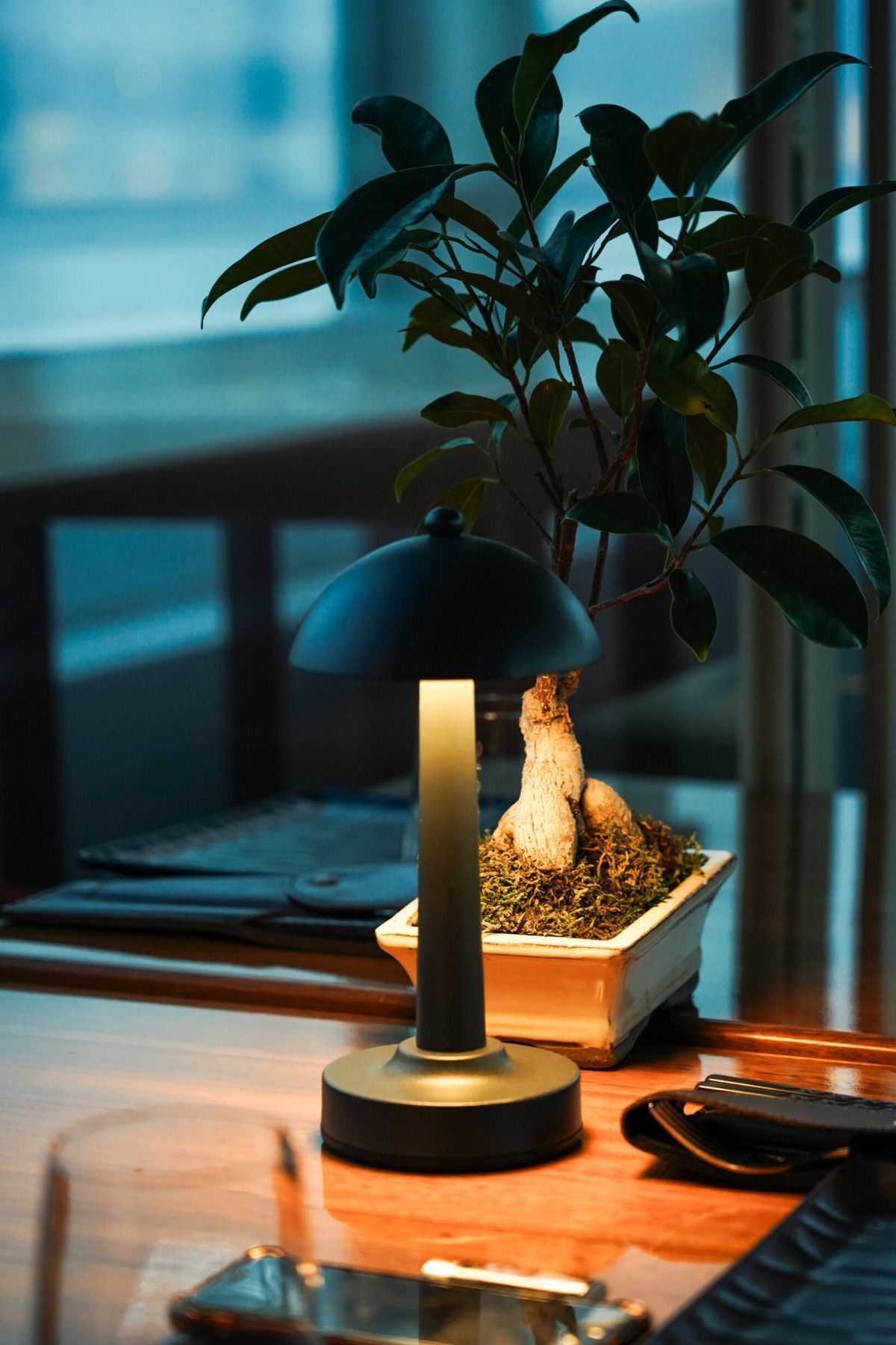Light Design Restoran, Otel ve Cafe Masaları İçin Şık ve Fonksiyonel Masa Lambaları Şarjlı
