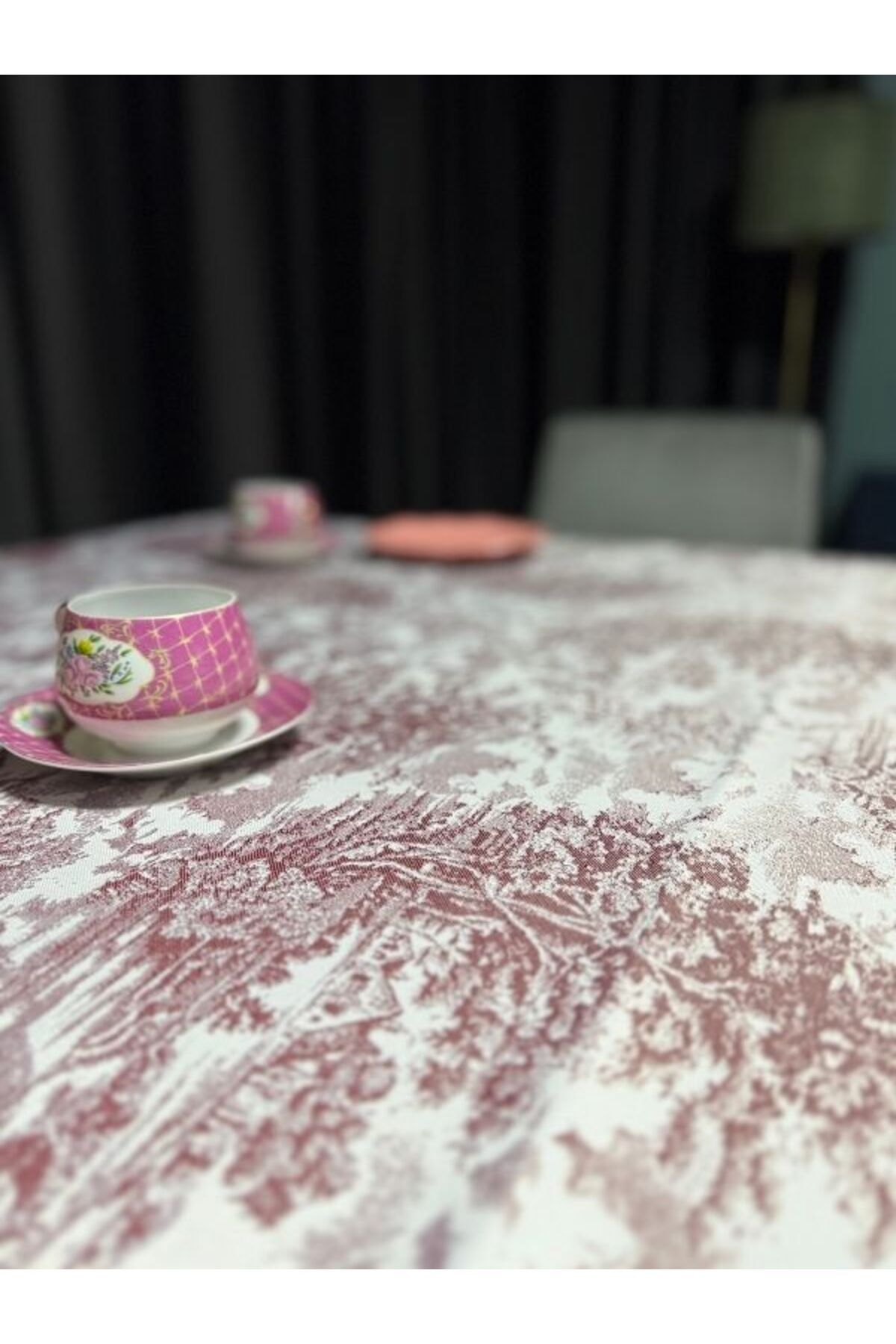LOOM & LAUREL Jakarlı Dokuma Kumaş Kare 160 X 160 Masa Örtüsü Bordo Ağırlıklı