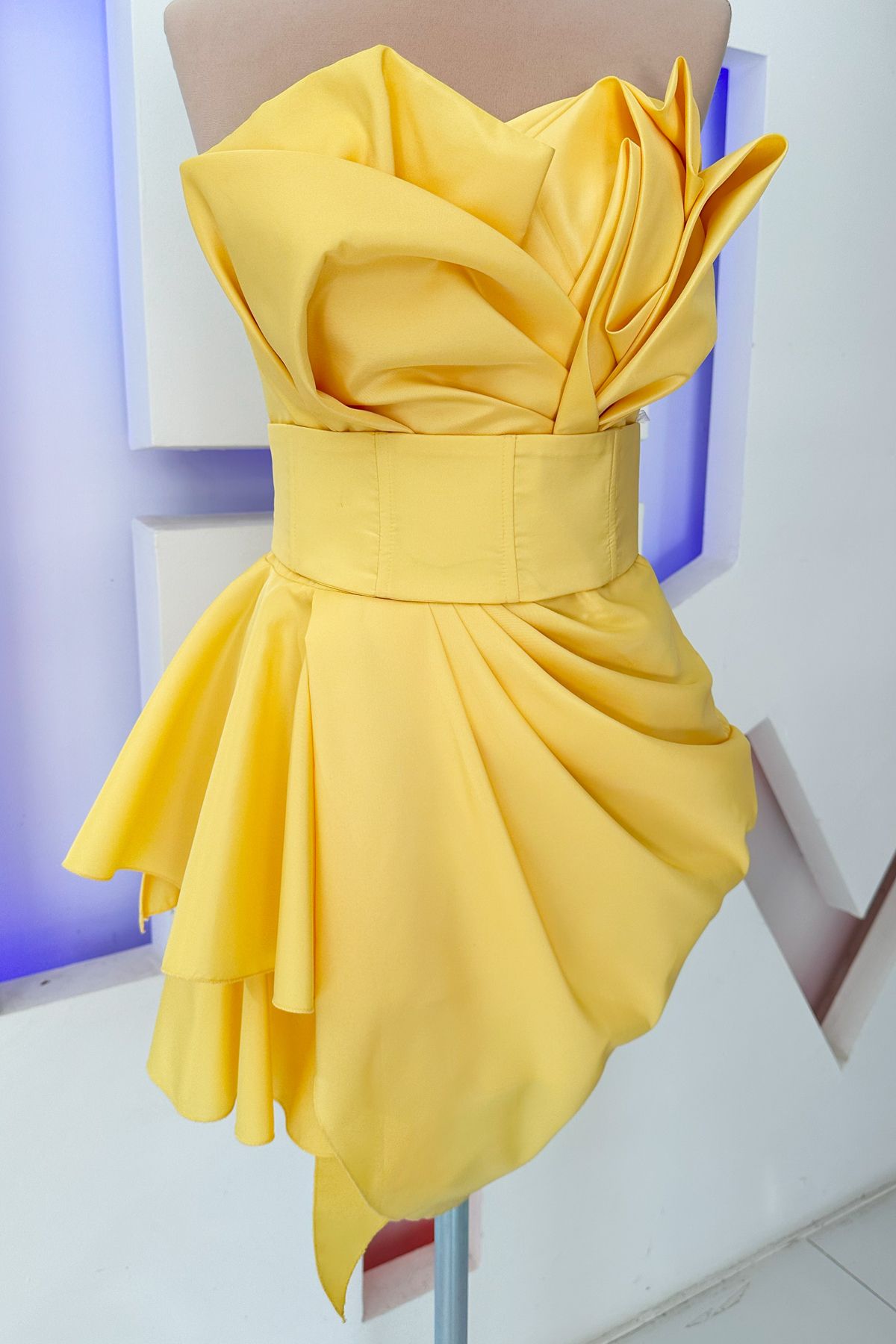 HalilModa Saten Kumaş Sarı Renk Mini Abiye Elbise