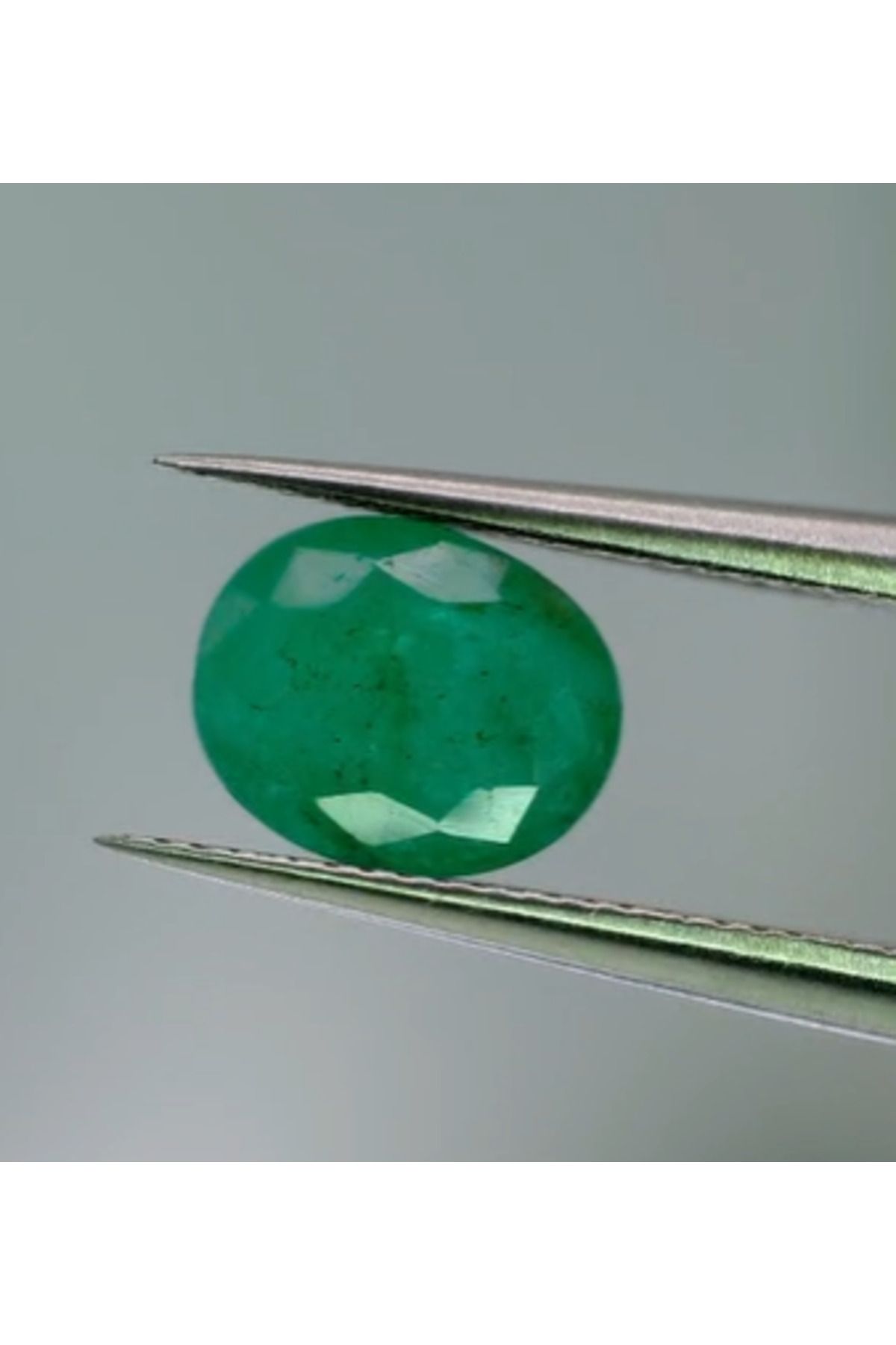 Aries 1.57ct 8.2x6.6mm Oval Natural Emerald Zambia