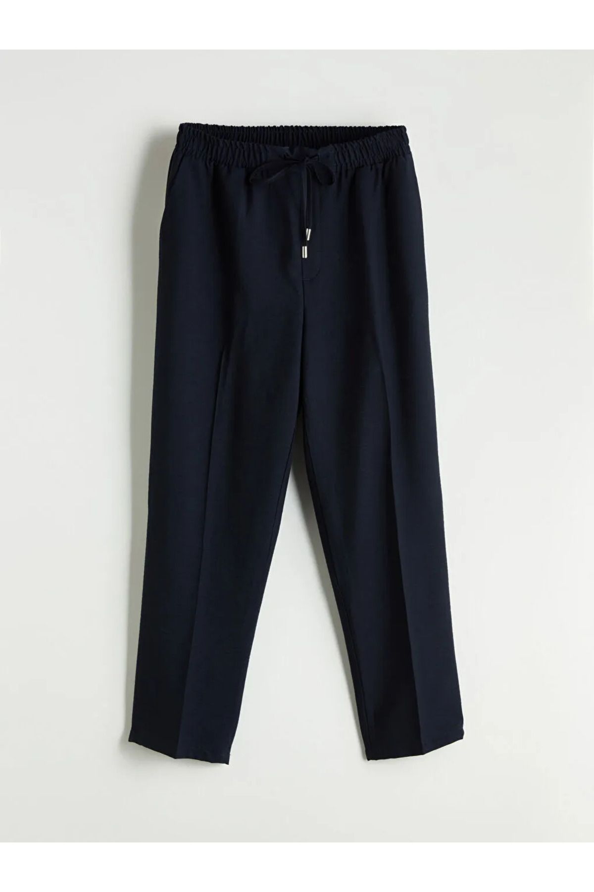 LC Waikiki LCW Comfort Lacivert Beli Lastikli Havuç Kesim Kadın Pantolon