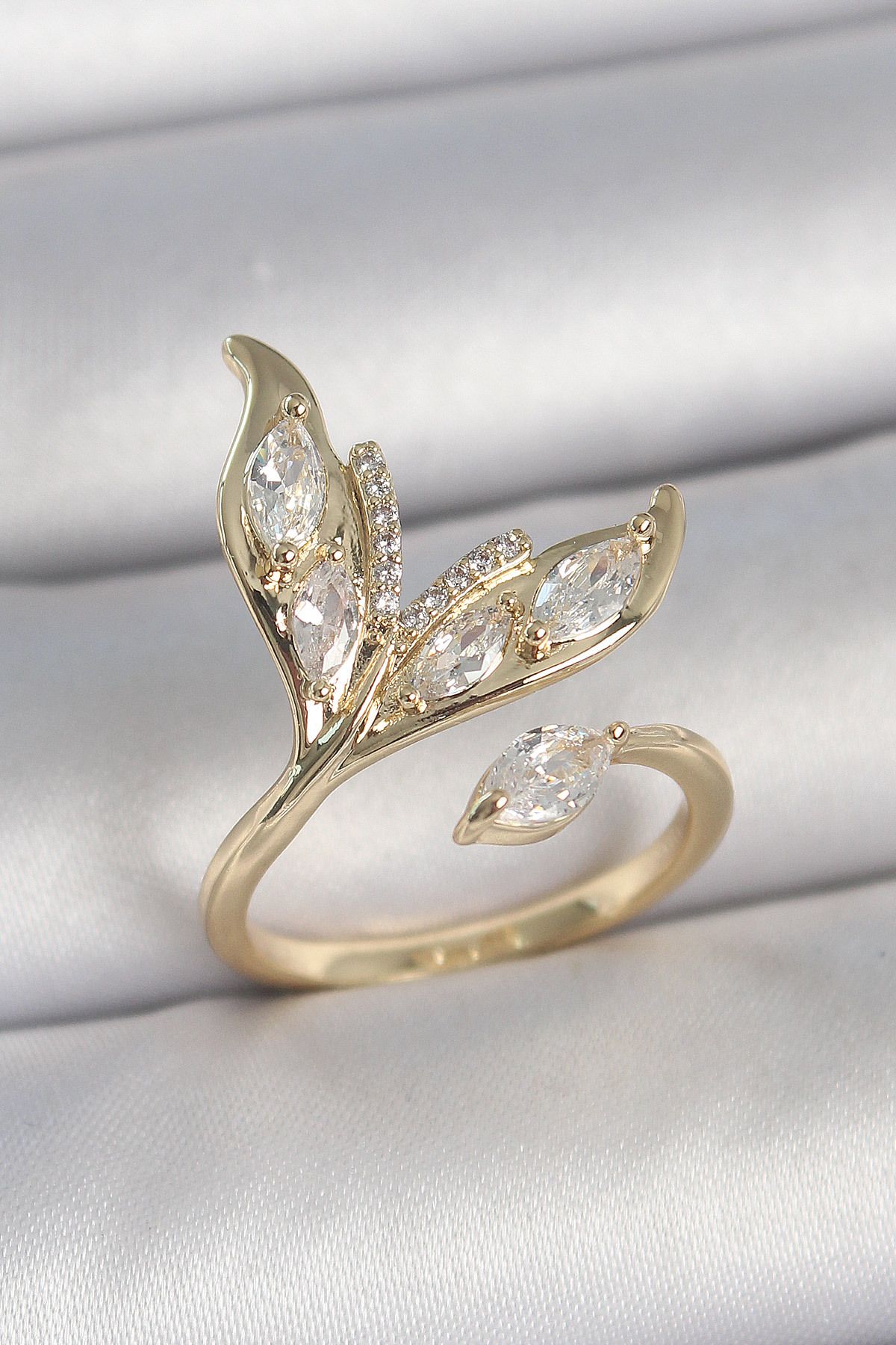 STİLLOVE Pirinç Gold Renk Zirkon Taşlı Balık Kuyruğu Model Ayarlanabilir Model Kadın Yüzük SL11522