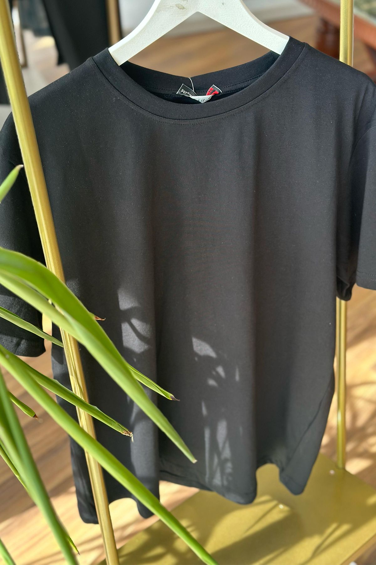 Unique Boutique Siyah Bisiklet Yaka Pamuklu Oversize Tshirt