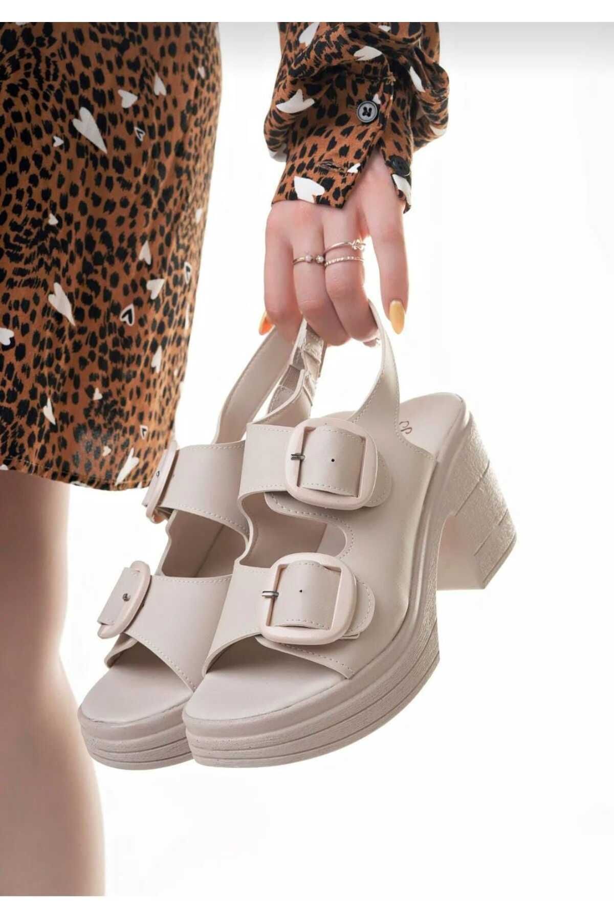 Byn Ayışığı BYN AYIŞIĞI Topuklu Çift Tokalı Sandalet