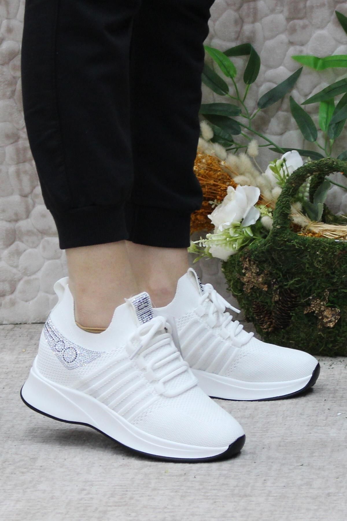 M.P. Dolgu Topuk Bağcıklı Günlük Sneaker Spor Ayakkabı Beyaz