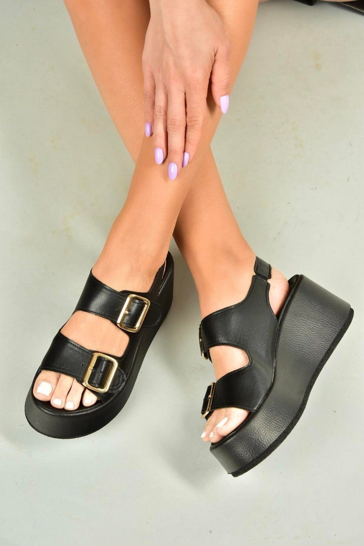 Fox Shoes U946418509 Siyah Dolgu Topuklu Kadın Ayakkabı