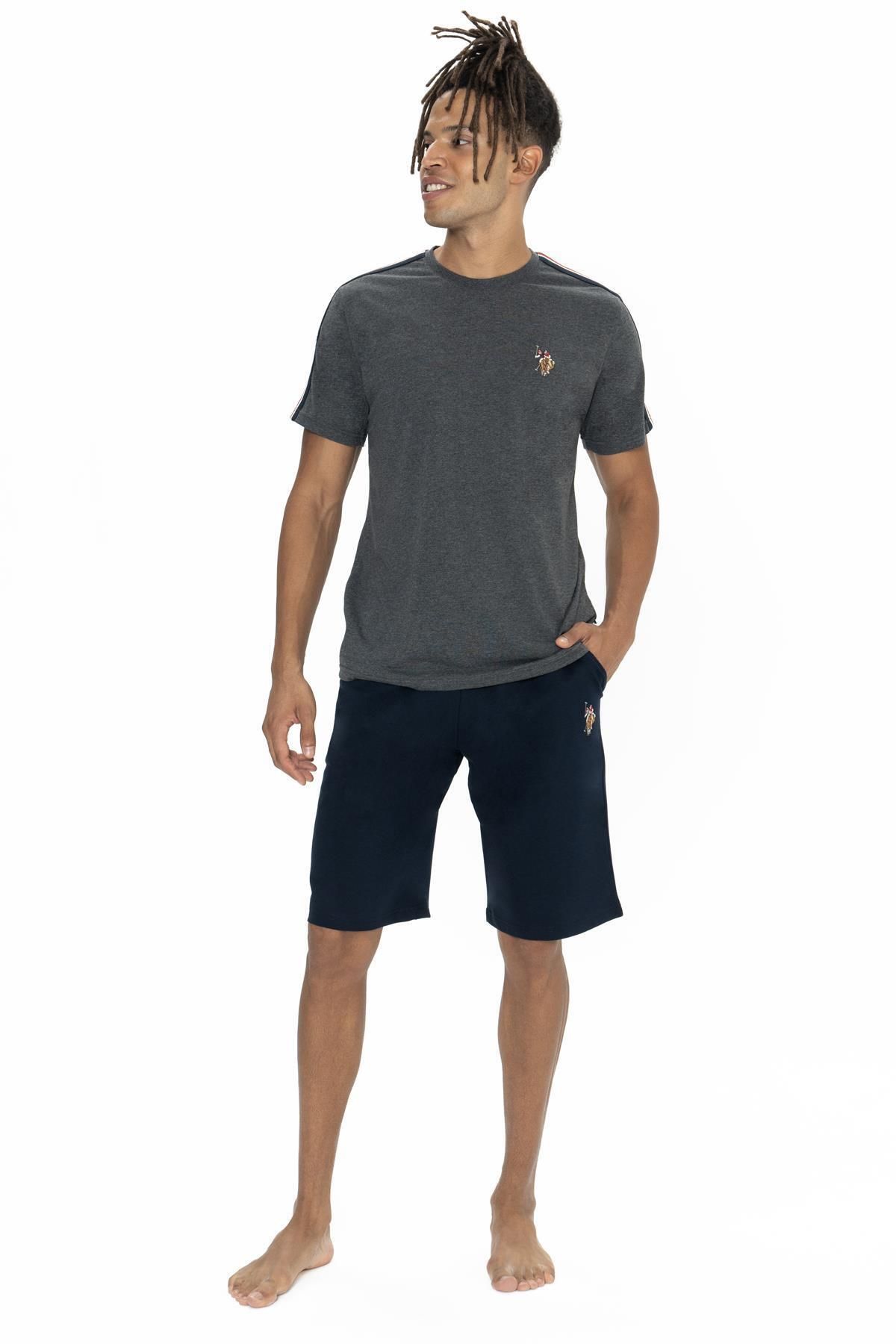 U.S. Polo Assn. U.S. Polo Yuvarlak Yaka Kısakol T-shirt, Cepli ve Düz Renk Şort Takım