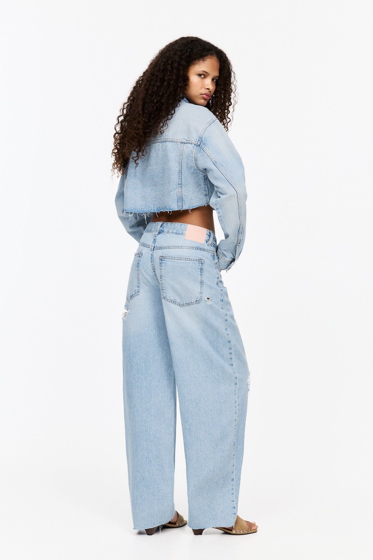 Pull & Bear Yırtık detaylı barrel jean