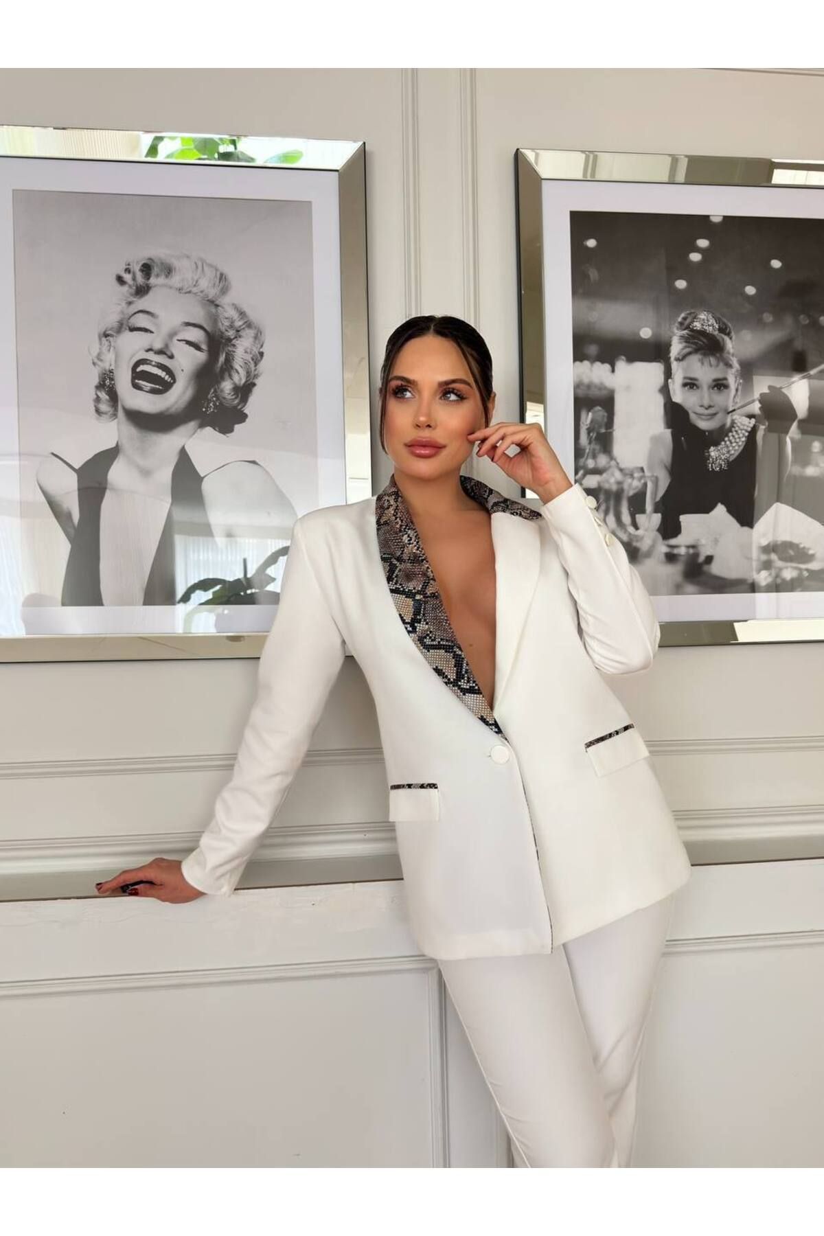 Castivo Fashion Kadın Yılan Desen Yaka Detaylı Ceketli İkili Takım