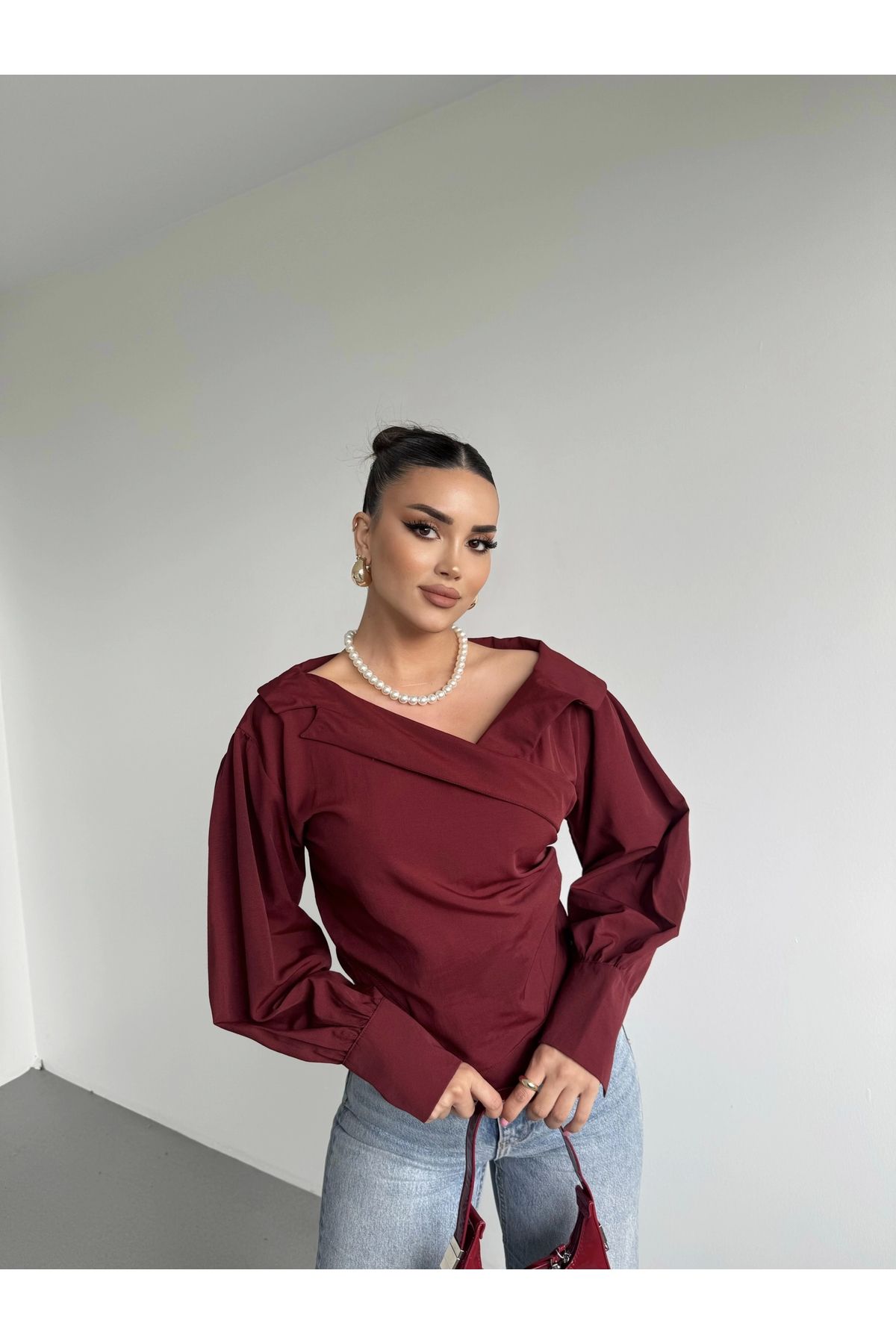 Bbeox Madonna Yaka Asimetrik Gömlek