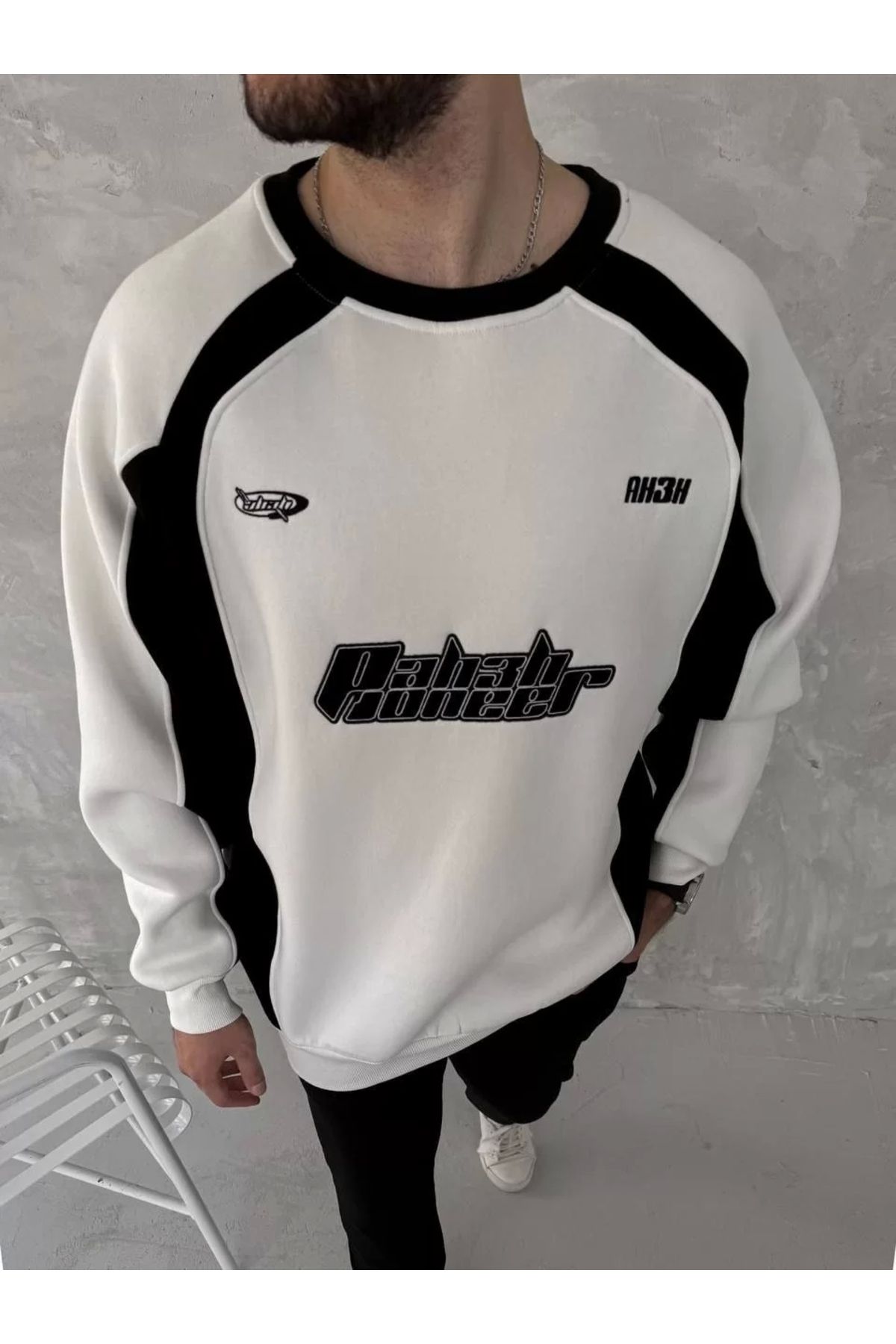CVS Kışlık Nakış İşlemeli Bisiklet Yaka Parçalı SweatShirt - Beyaz