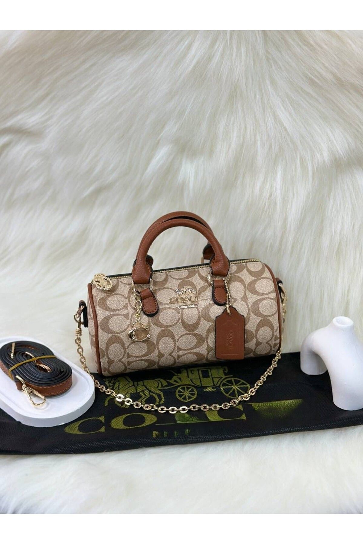 LEAUDER WOMEN ANNELER GÜNÜNE ÖZEL HEDİYE PAKETLİ ASKILI METAL AKSESUARLI TOZ TORBALI COAC-HH EL VE OMUZ ÇANTASI