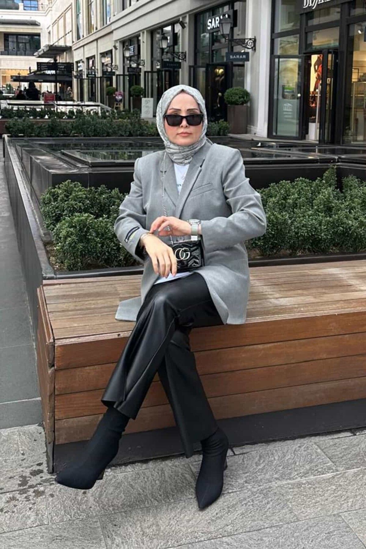 ByBensu Yırtmaçlı Deri Pantolon-Siyah
