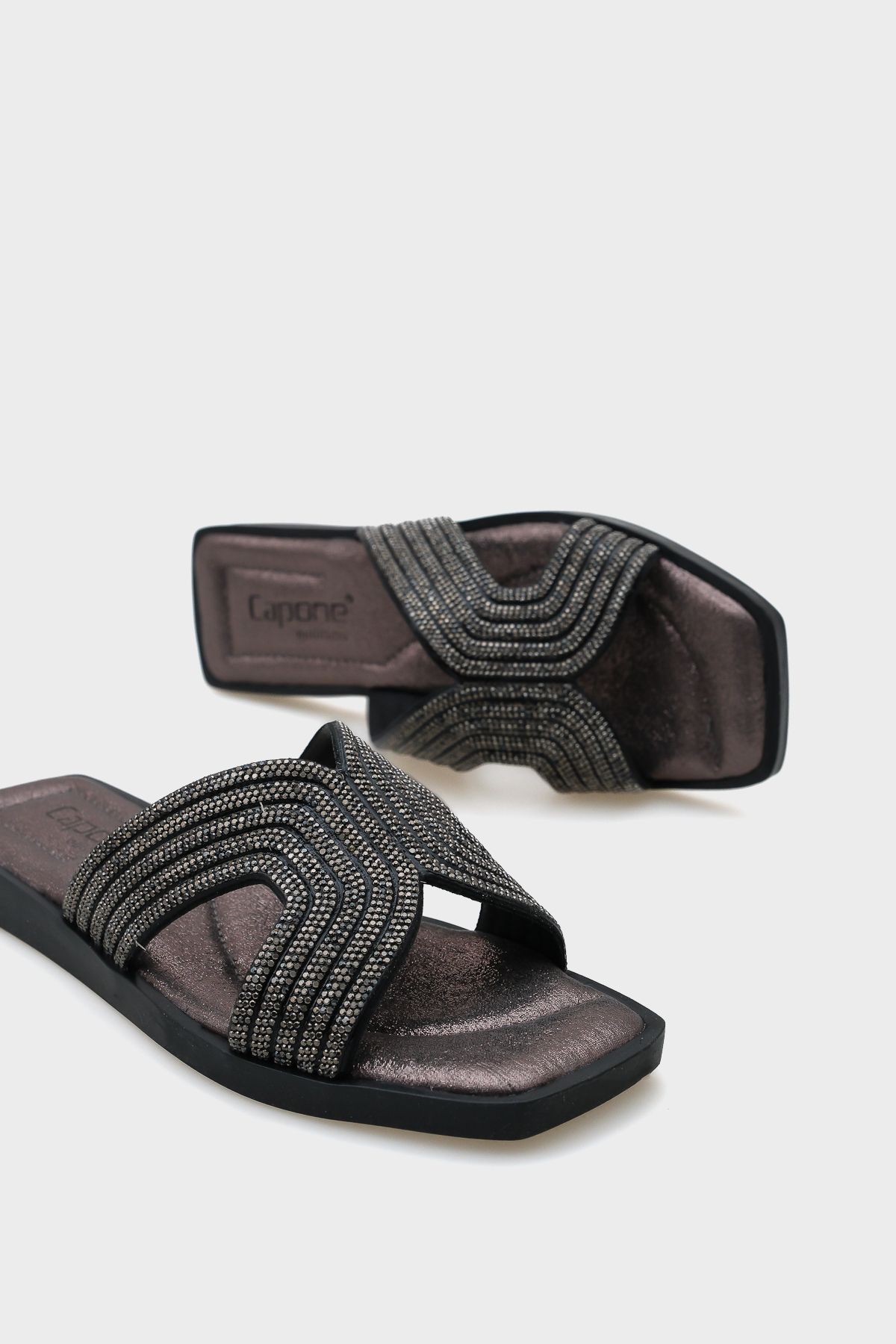 دمپایی طلایی زنانه سنگ اورجینال Capone Outfitters