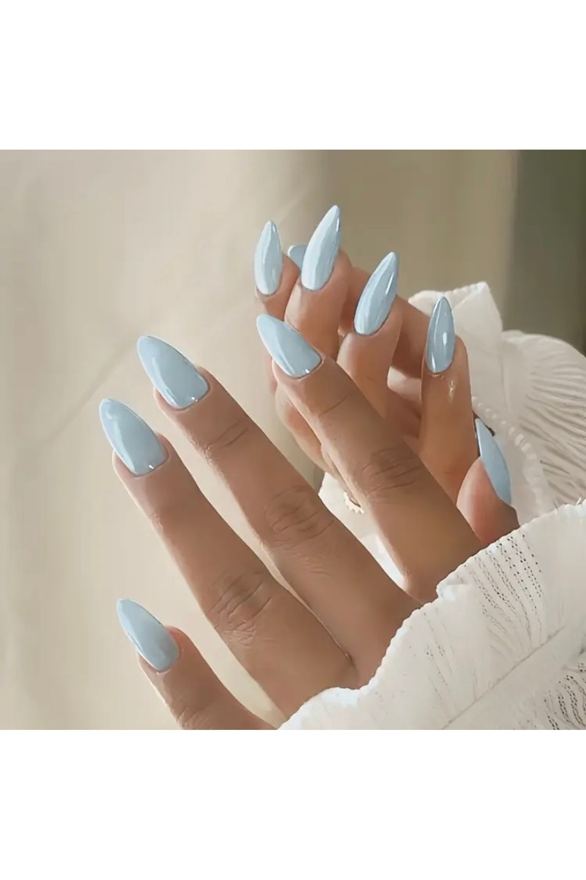 Accessories Vanilla Avenue Açık Mavi Badem Parlak Kendinden Yapışkanlı Takma Tırnak Seti 24 Adet
