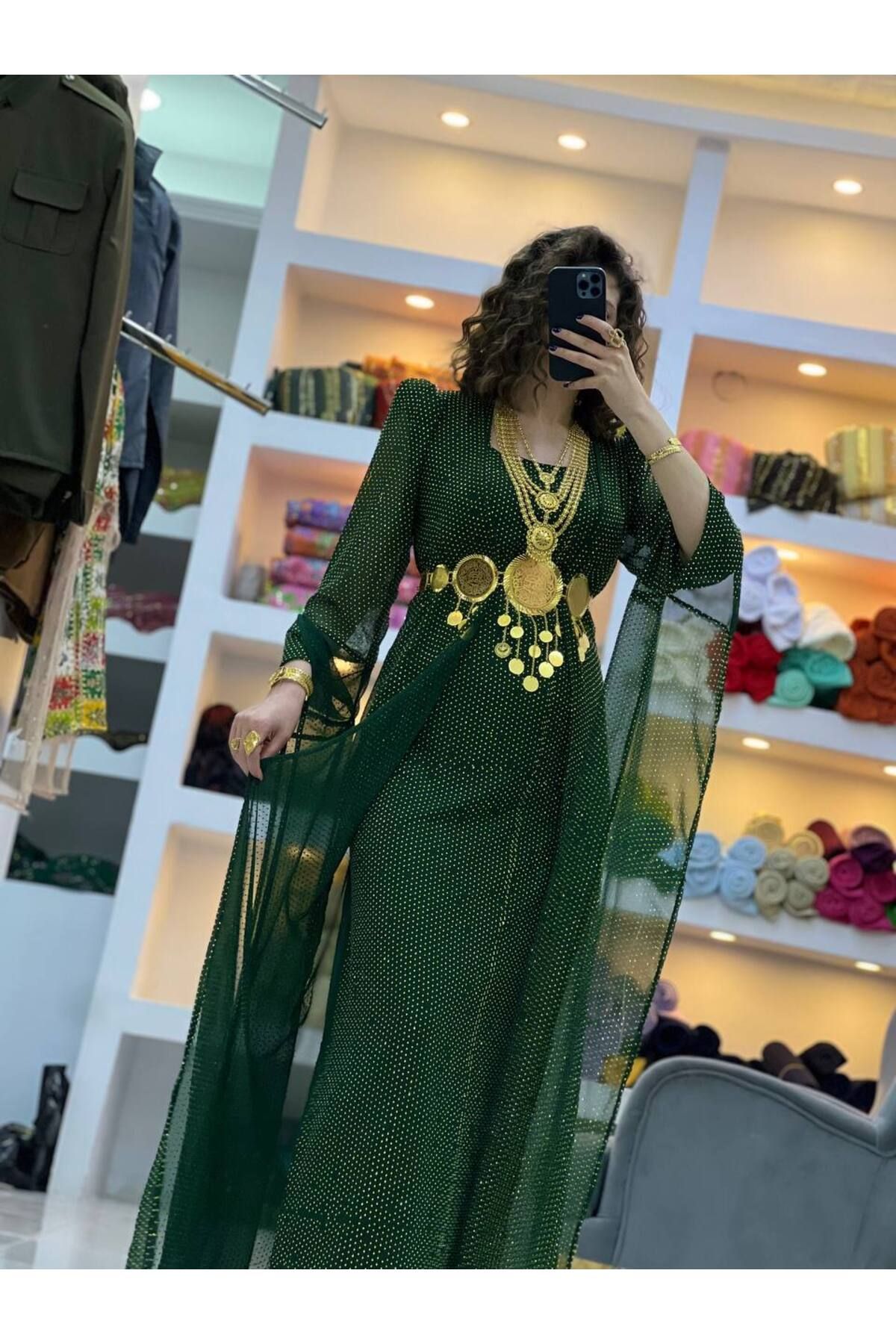 SOLİN YÖRESEL Kadın Yöresel Elbise Düğünlük Kaftan İki Parça Taş İşlemeli (Görseldeki Aksesuarlar Dahil Değildir)