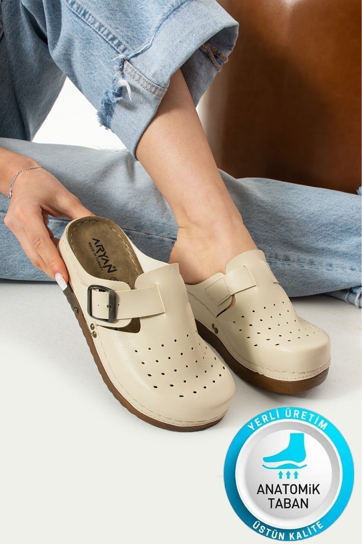 AlbiShoes Berry Hafif Topuklu 5 CM Anatomik Önü Kapalı Tokalı Rahat Esnek Hemşire Günlük Ev Terlik