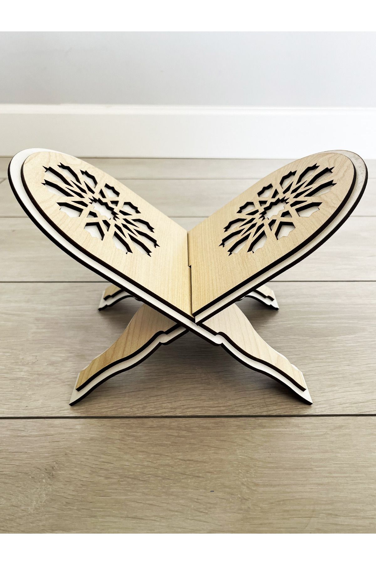 MinikButik AHŞAP RENKLİ ÇOCUK RAHLESİ (15X25 )