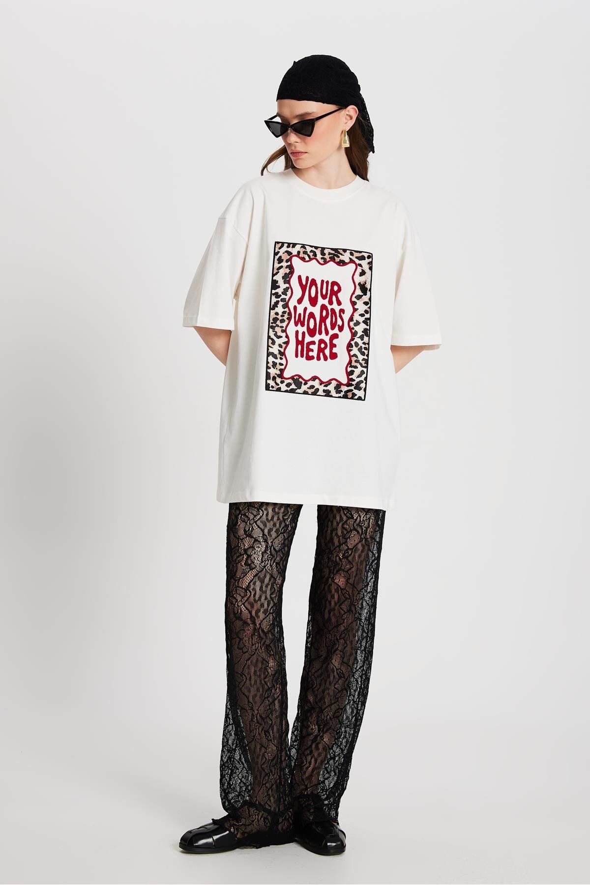 minaaise Kadın Ekru Oversize Nakışlı T-shirt 29160