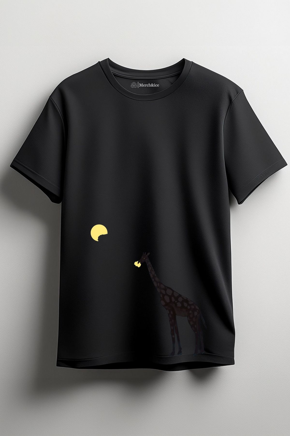 Merch&ice Dolunayda Zürafa Baskılı Unisex T-Shirt