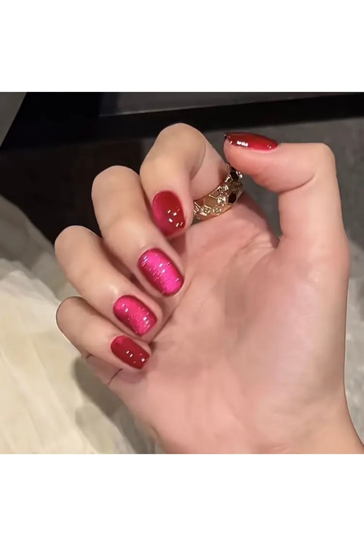 Accessories Vanilla Avenue Koyu Pembe Işıltılı Parlak Kendinden Yapışkanlı Takma Tırnak Seti 24 Adet