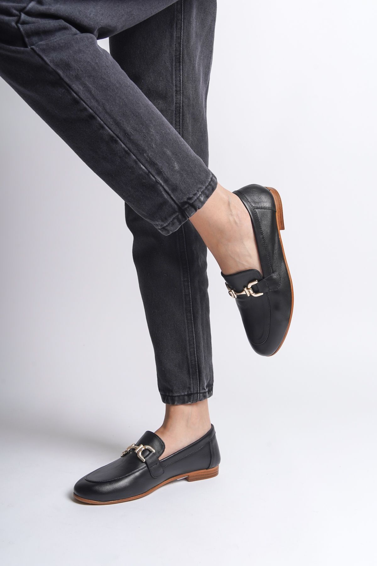لوفر مشکی زنانه طلای طلایی سیاه چرمی واقعی Capone Outfitters