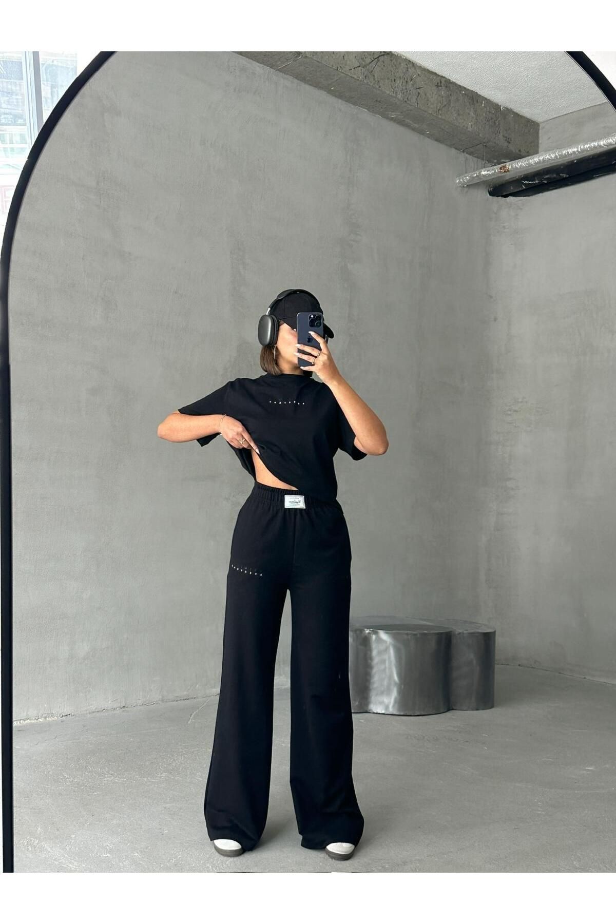 Cappmoda TKM-0043 Siyah Orijinal Yazı Enjeksiyon Baskılı Bisiklet Yaka Tişört Bel Lastikli Etiket Detay Palaz