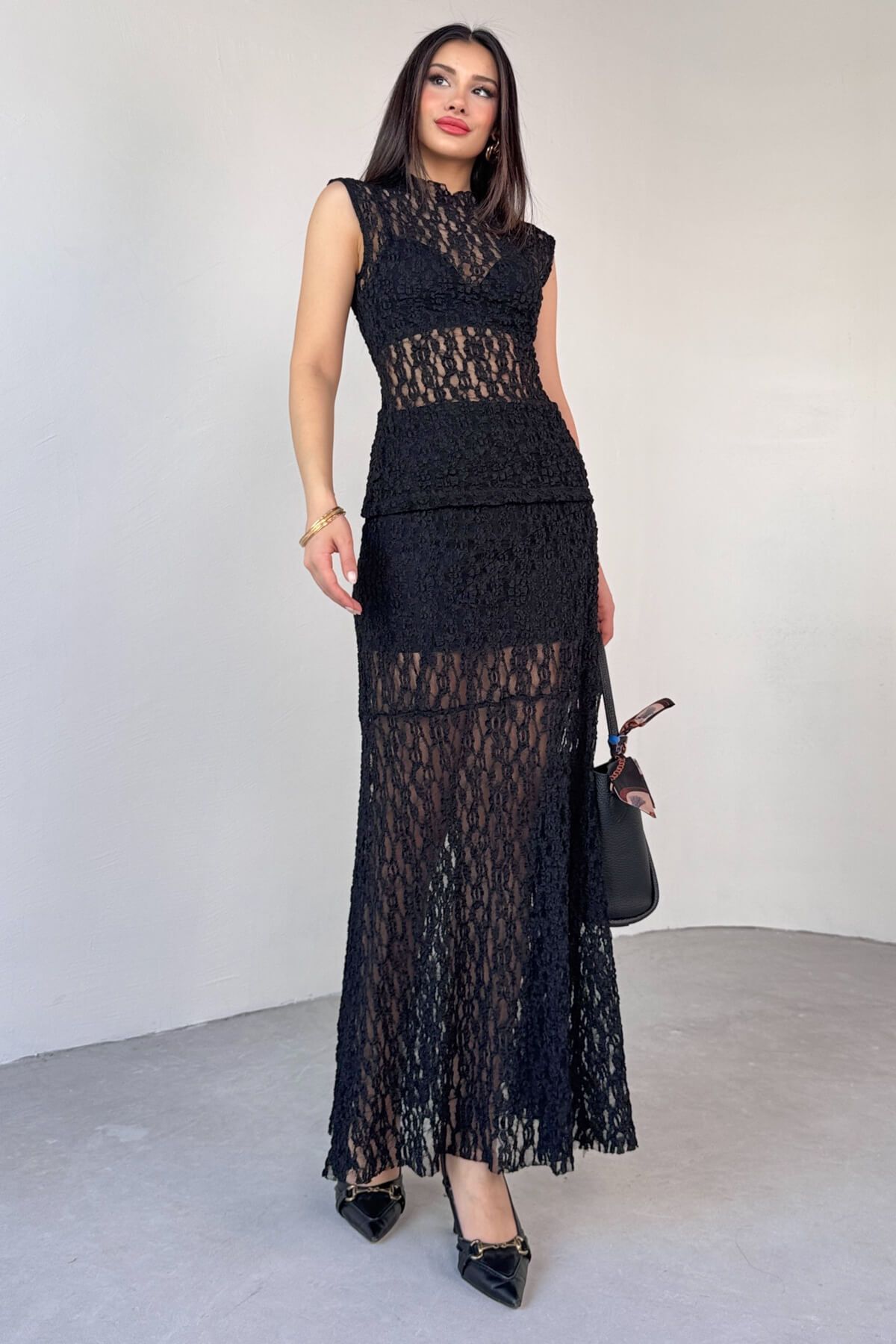 Cappmoda TKM-13278 Siyah Dantel Bluz Astarlı Midi Boy Etek İkili Takım