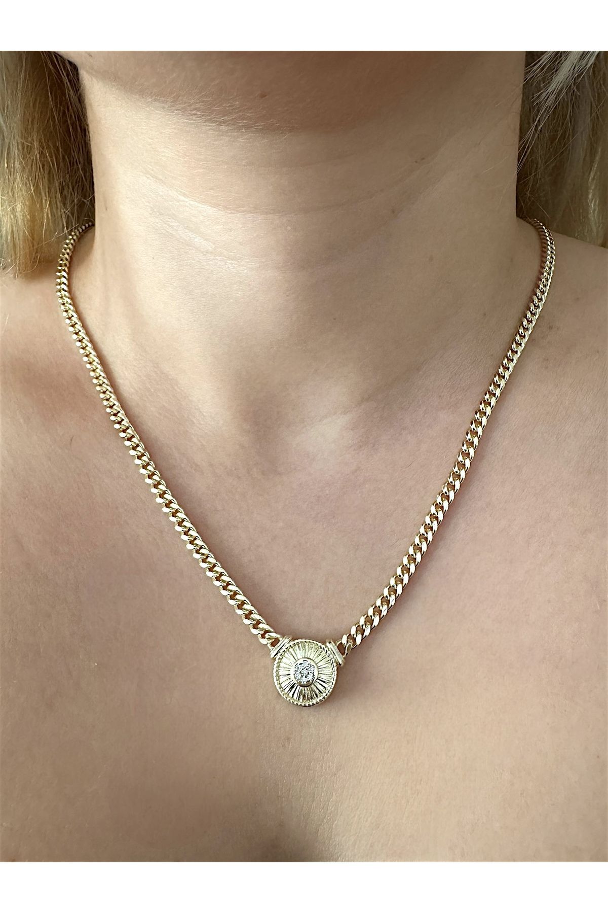 Gilia Jewelry 14K Altın Kaplama Yuvarlak Taşlı Kolye