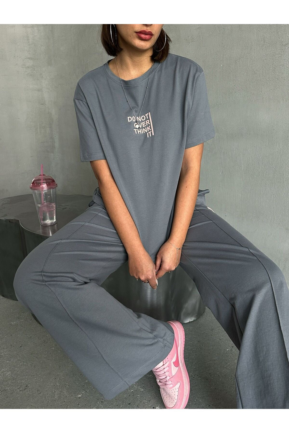 Cappmoda TKM-0042 Füme Do Not Yazılı Enjeksiyon Baskı Bisiklet Yaka Tişört Bel Lastikli Çimalı Palazzo Pantol