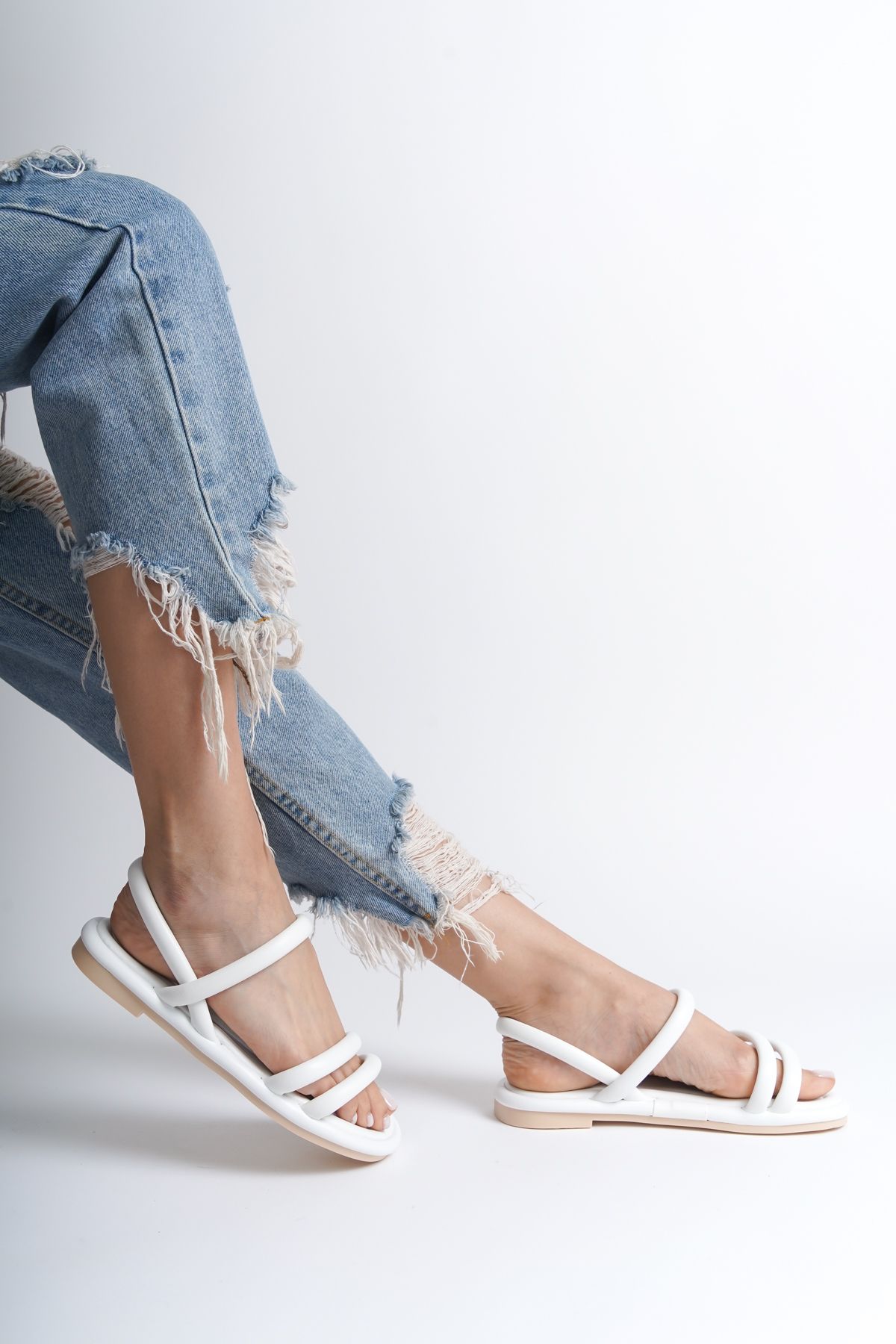 صندل سفید زنانه کفش اورجینال Capone Outfitters