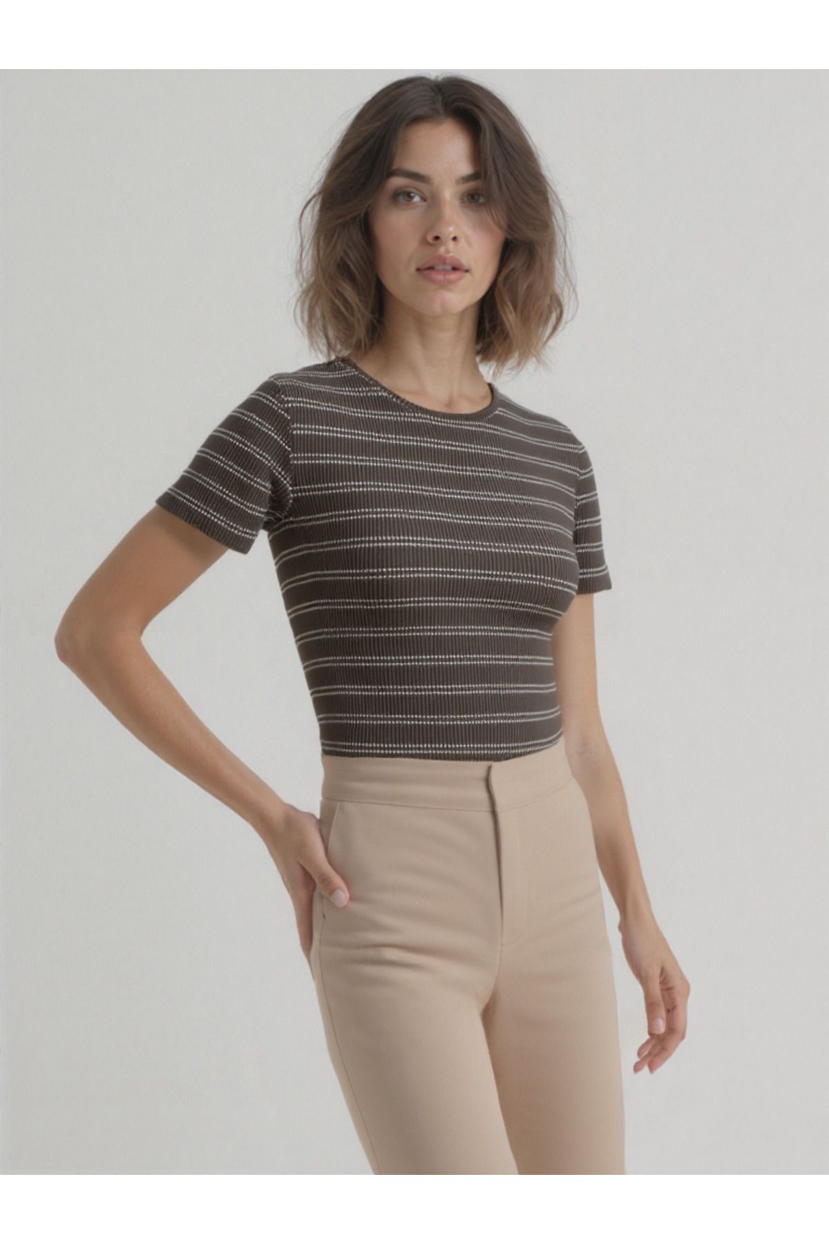 WESTMARK LONDON Kahve Bej Çizgili Bisiklet Yaka Kısa Kollu Kadın Crop T-Shirt SANDY S/S TOP