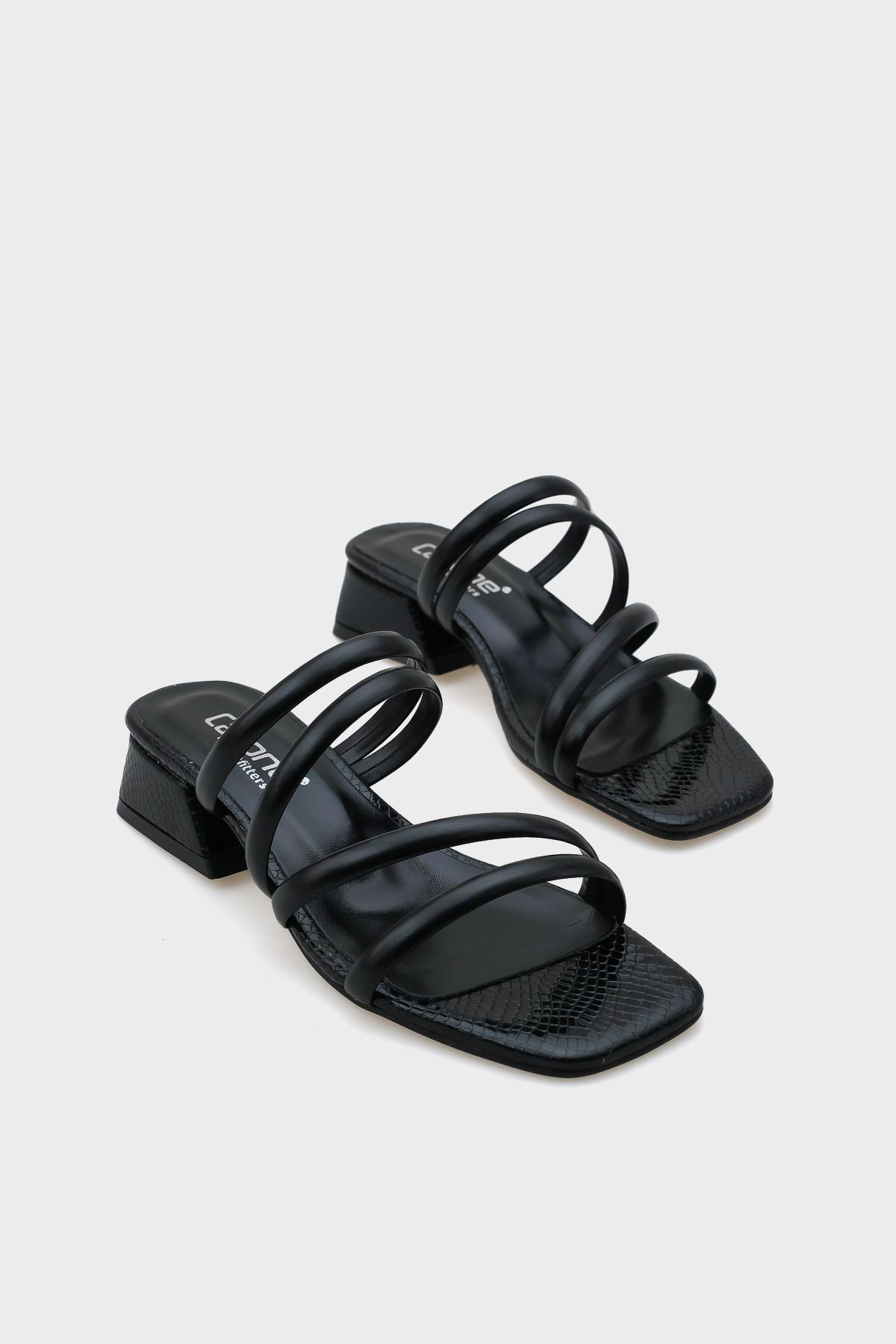 Capone Outfitters Kapcie Damskie Lian Kobieta - 38