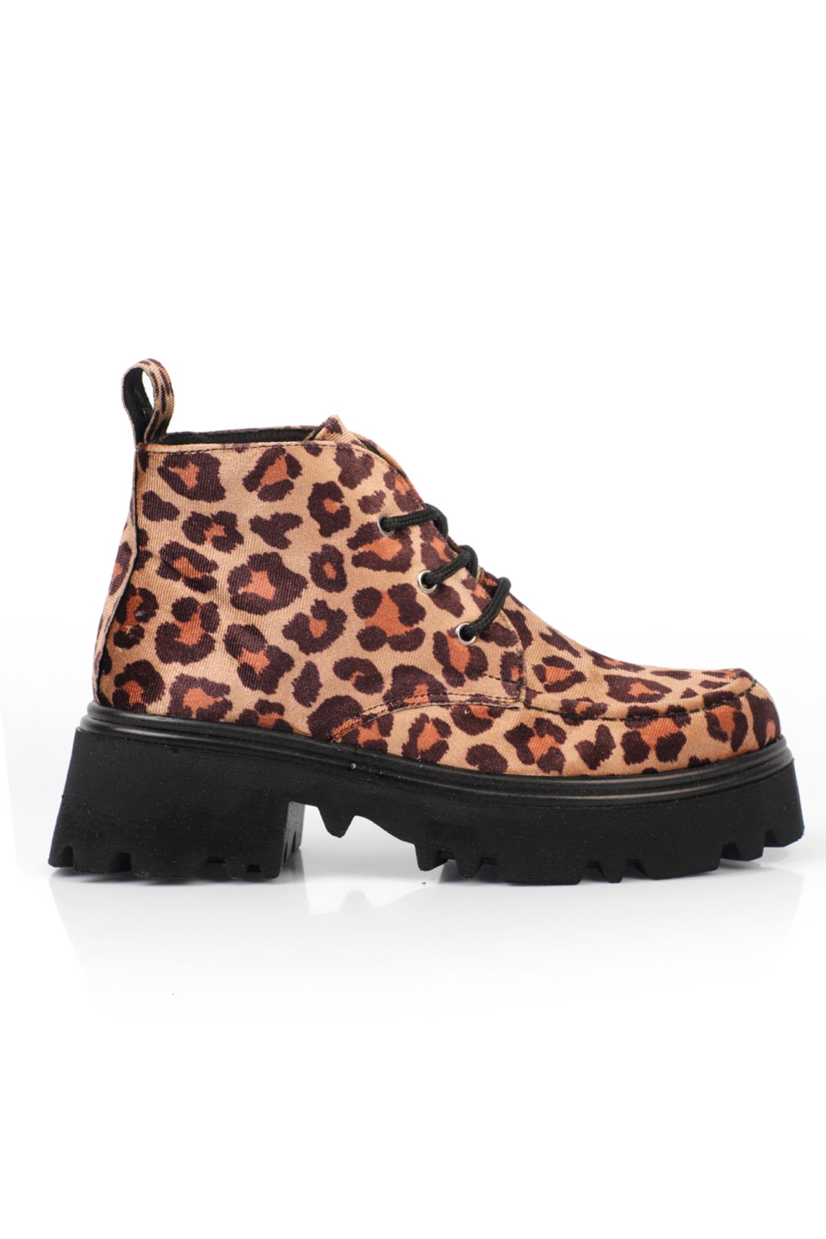 Capone Outfitters-Sznurowane buty damskie z okrągłym noskiem i podeszwą Trac 3