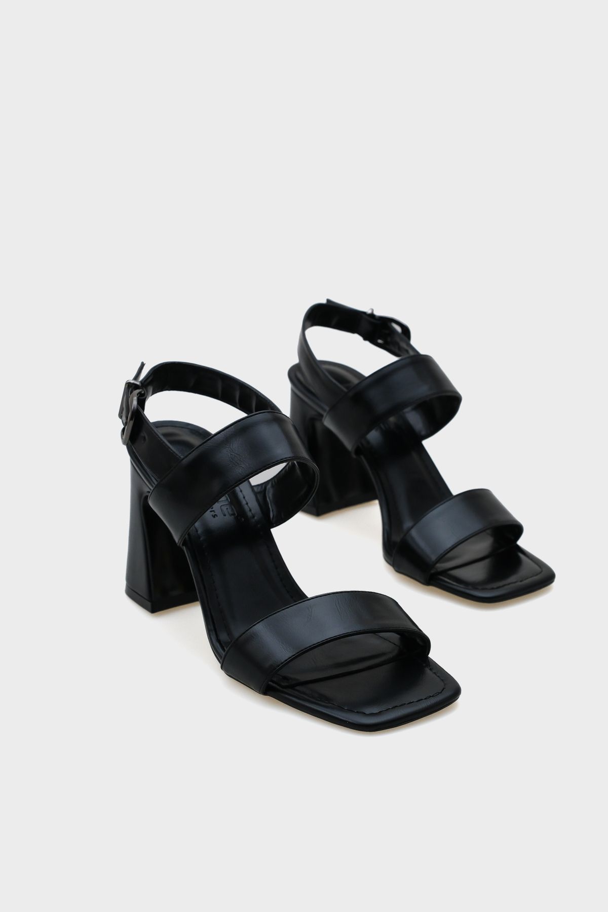 Capone Outfitters Tina Orta Topuklu Çift Bantlı Kadın Sandalet