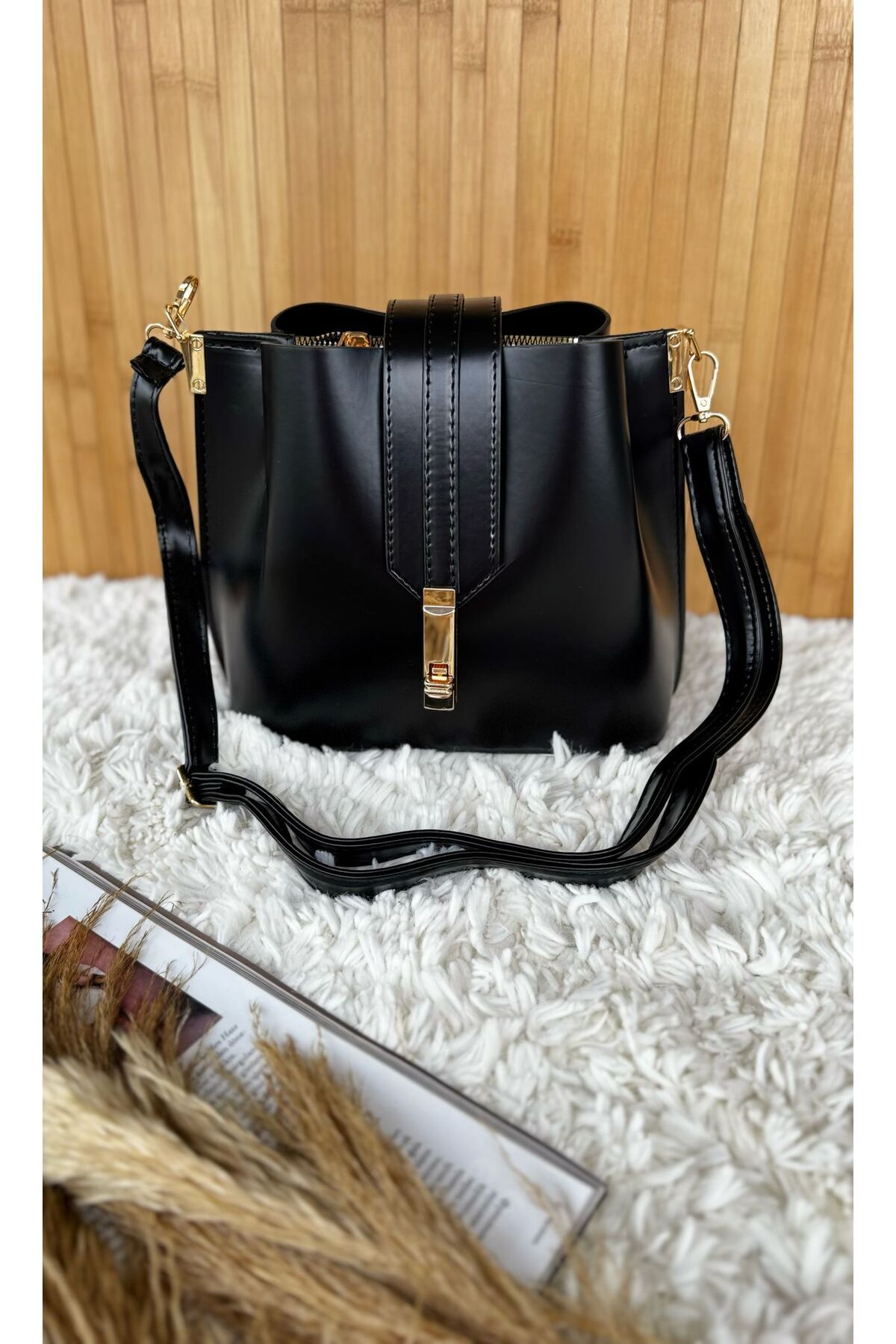 SHERON BAG KADIN ÖN KİLİT DETAYLI OMUZ ÇANTASI