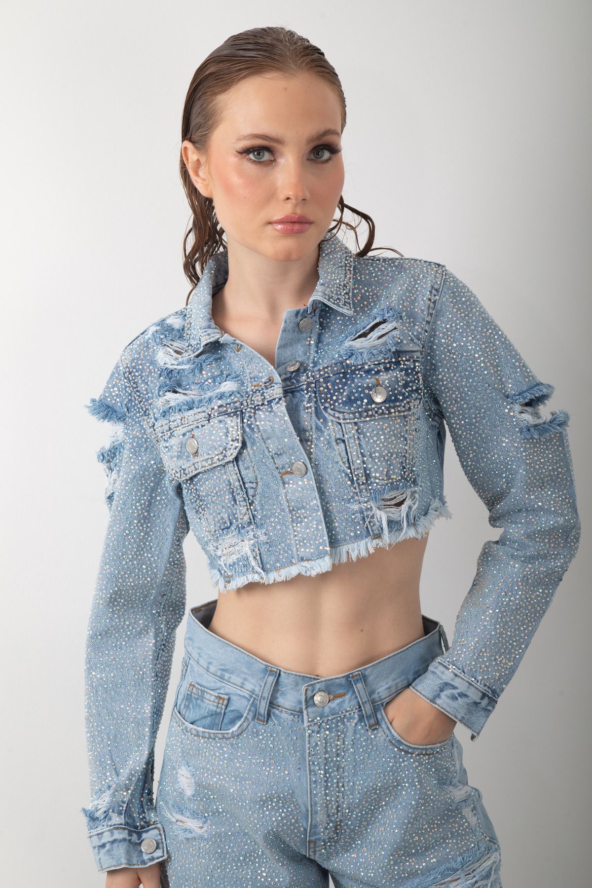 top girl Kadın Taş Aksesuarlı Crop Yırtıklı Kısa Kot Ceket