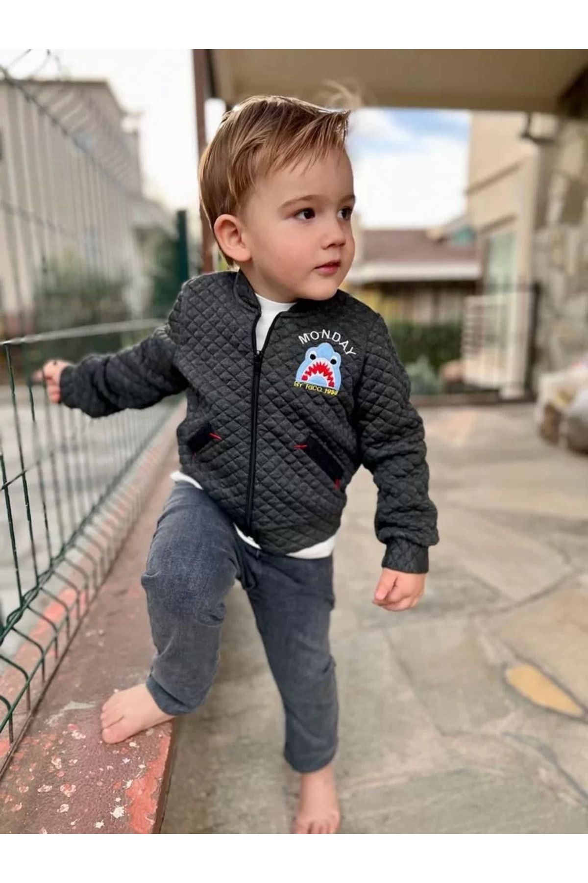 Shop58 4-5-6 Yaş Kot Pantolonlu Pilot Mont Uzun Kollu Penye Sweat 3lü Erkek Çocuk Takımı