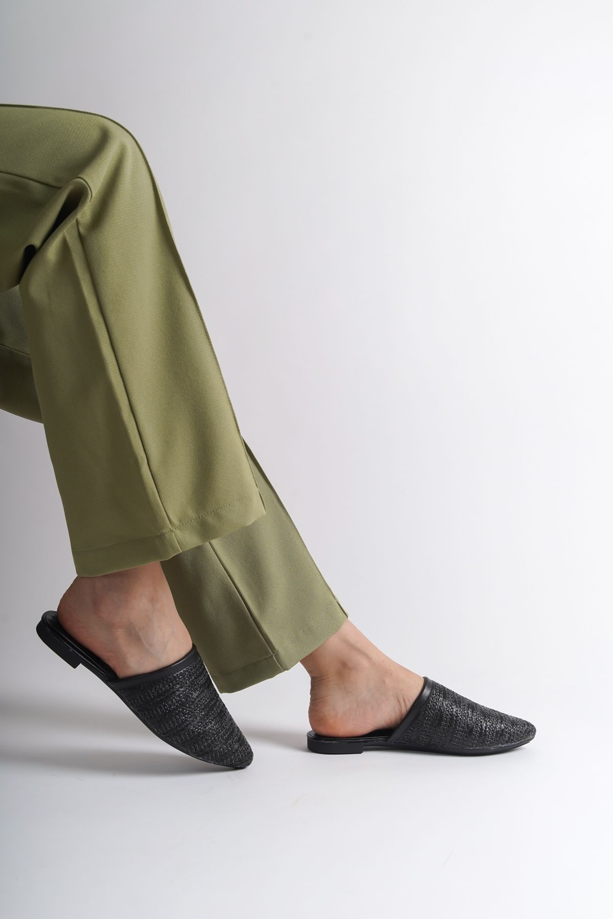 دمپایی مشکی زنانه بینی های عروسی بسته Capone Outfitters
