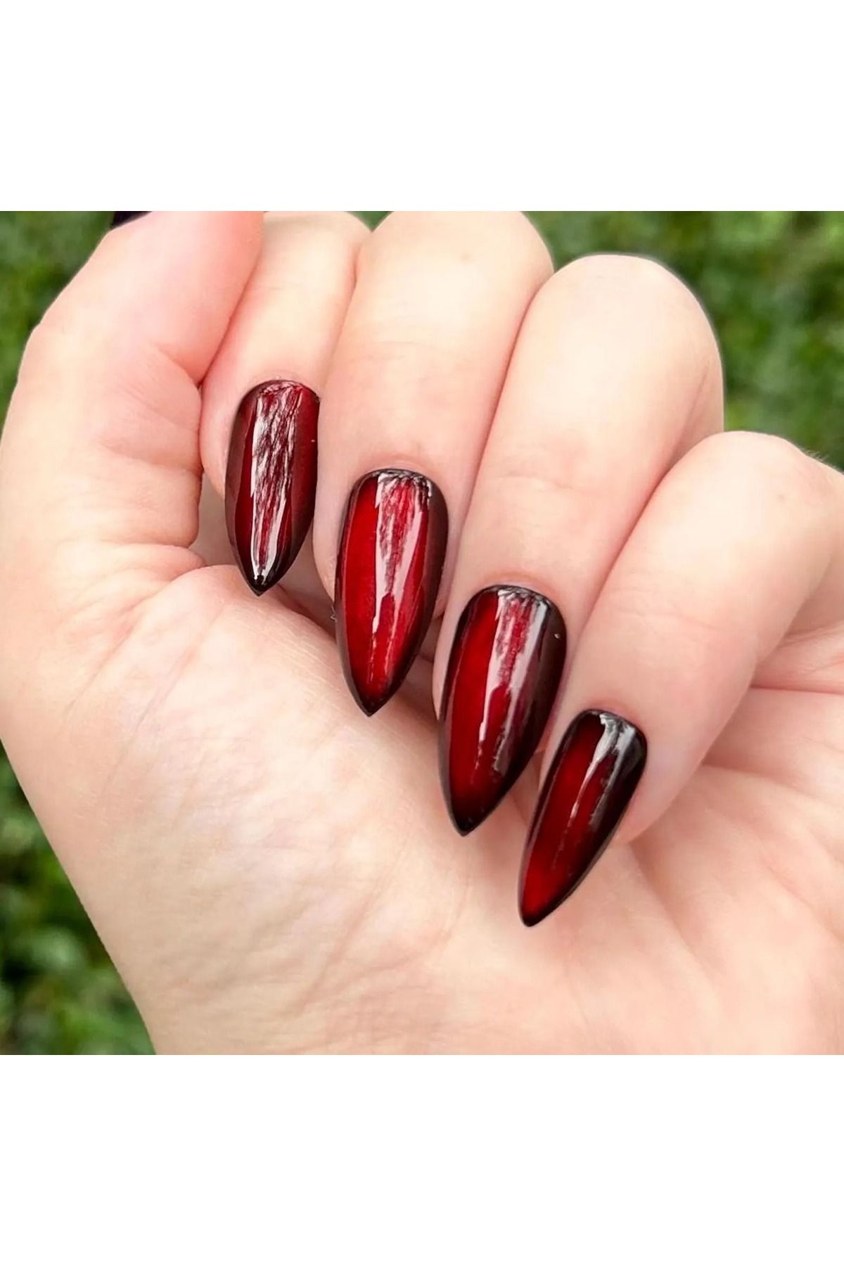 Lesley Kedi Gözü Protez Takma Tırnak Yansımalı(KEDİ GÖZÜ KALICI OJE VİTRAJ OJE TOP COAT SÜRÜLMÜŞ)13adet Set