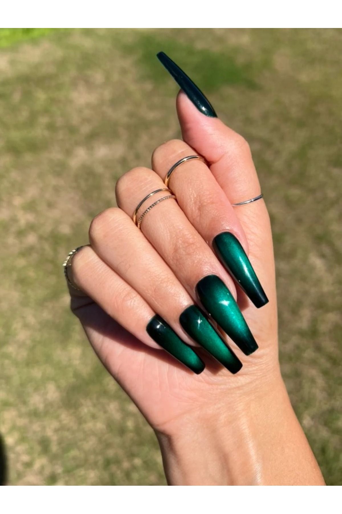 Lesley Kedi Gözü Protez Takma Tırnak Yansımalı(KEDİ GÖZÜ KALICI OJE VİTRAJ OJE TOP COAT SÜRÜLMÜŞ)13adet Set