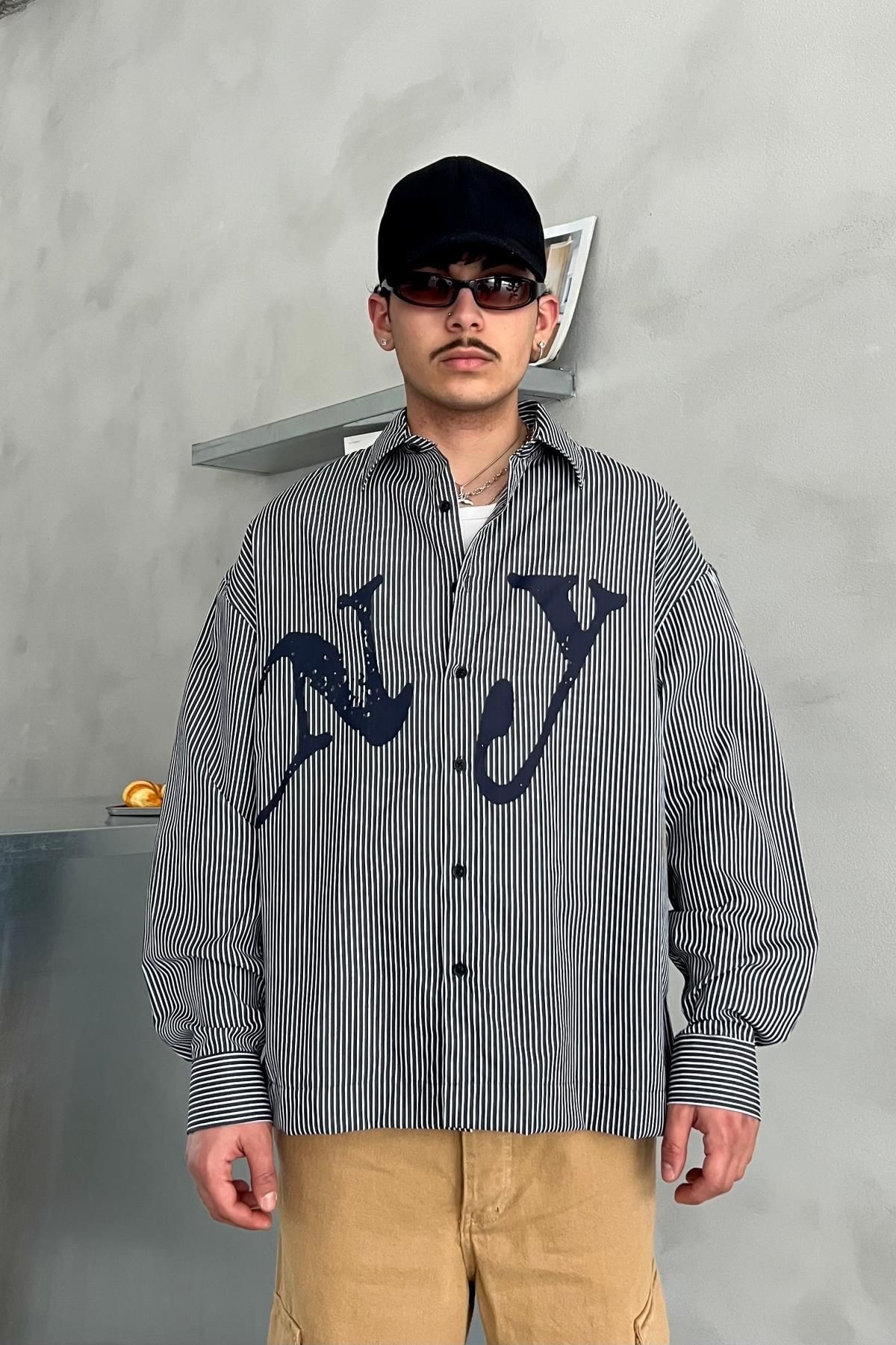 Jr.Crime Baskılı Siyah Çizgili NY Oversize Uzun Kol Gömlek