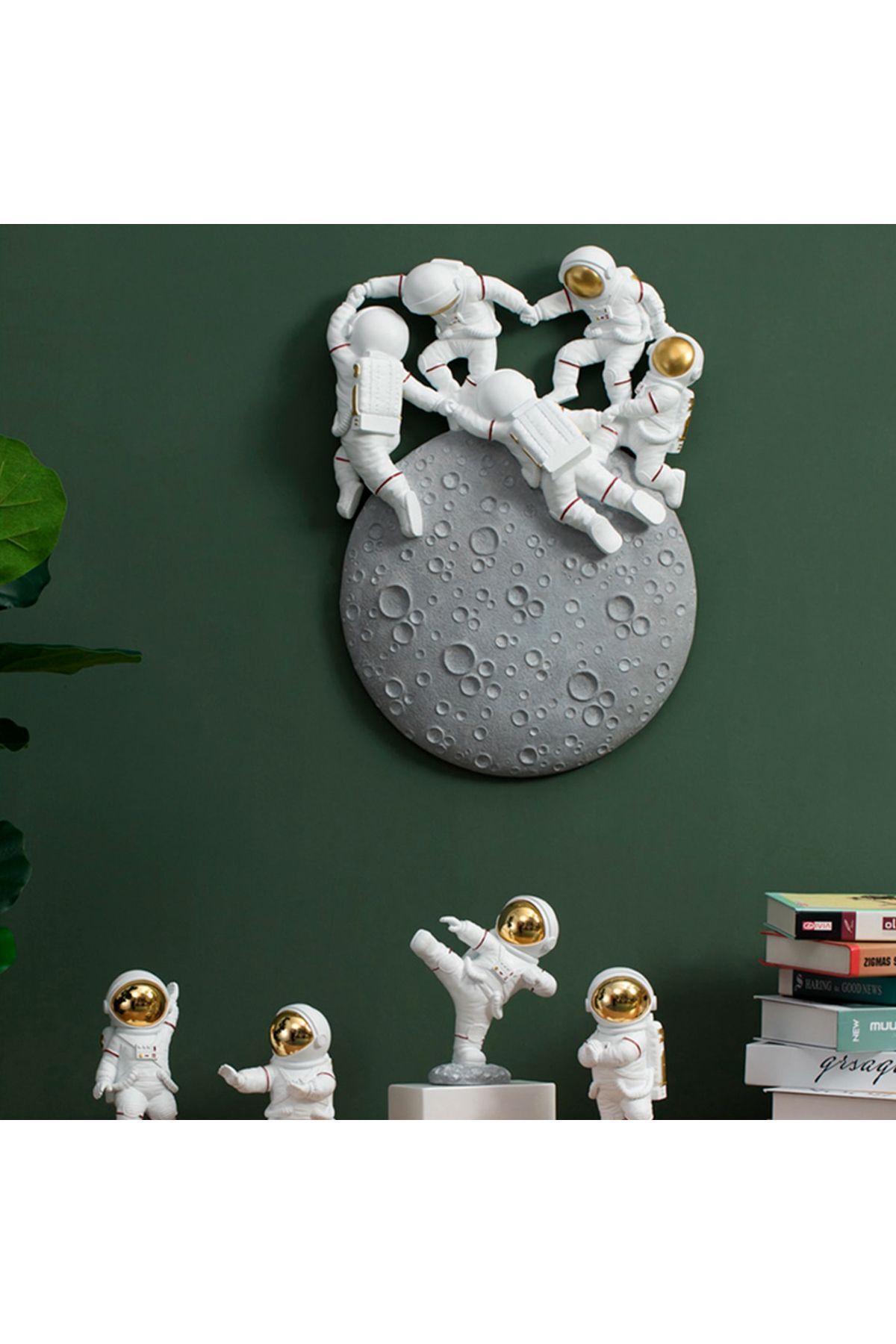 teknotrust 1351-02 Astronot Duvar Figürü Krom Renk