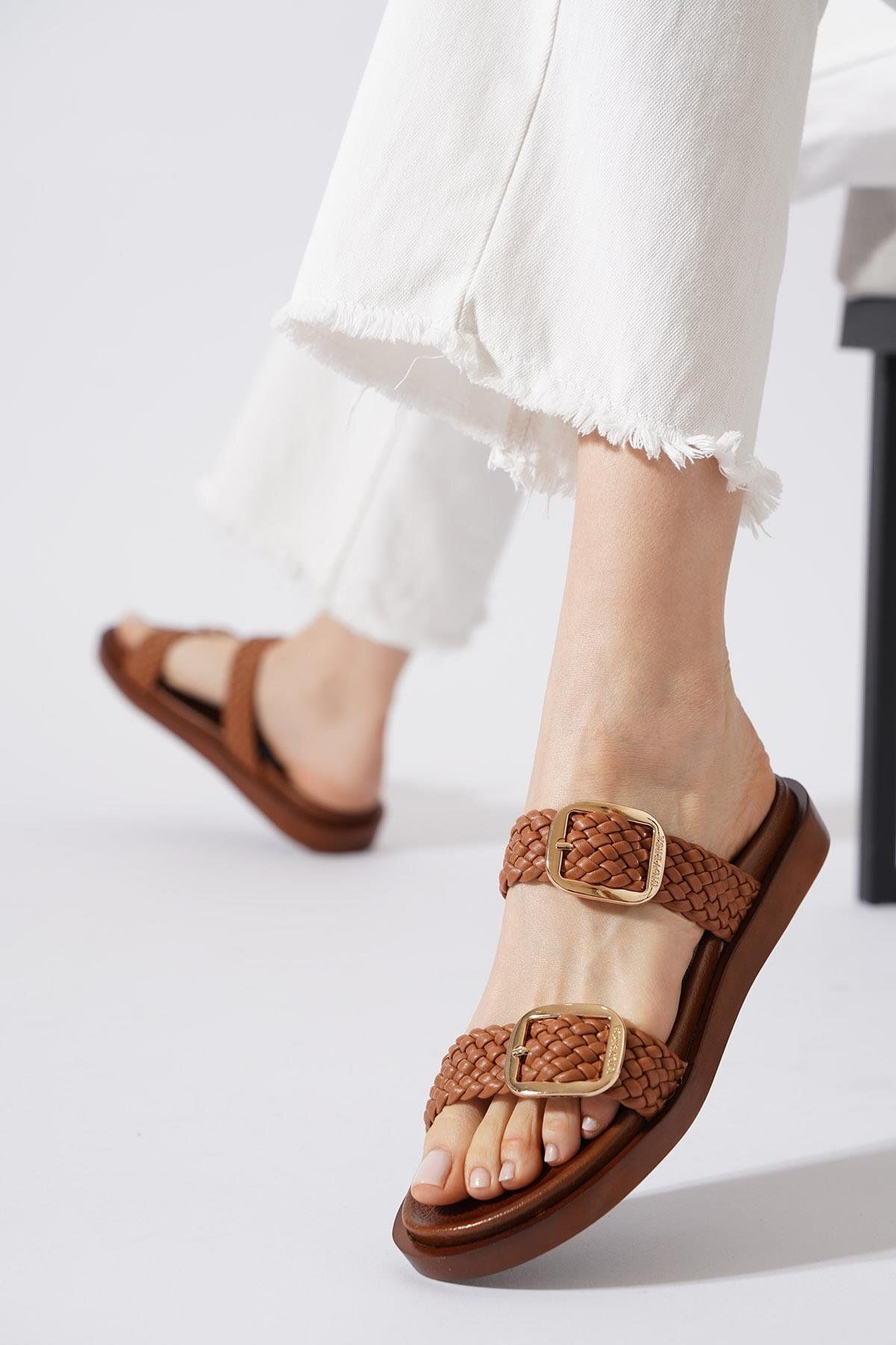 Moda Pie Bakus Çift Tokalı Örgü Bantlı Kadın Terlik Taba Cilt