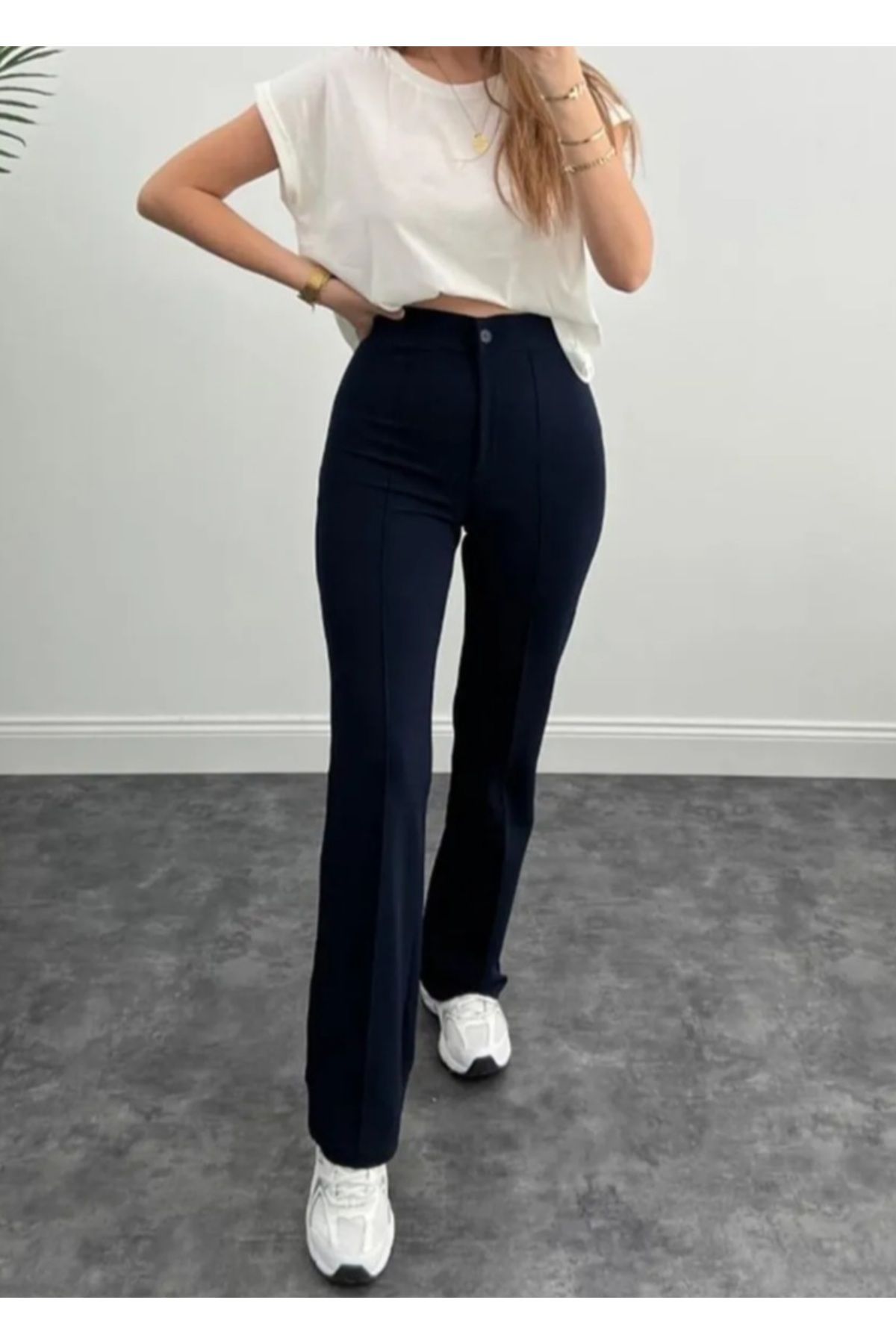 Butik Krep kumaş önü çimalı pantolon