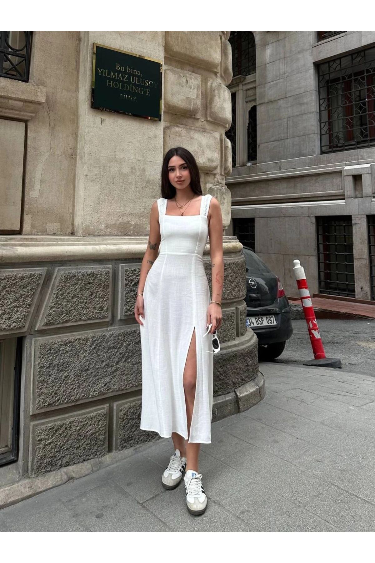 Zechka Sırt Detay Yırtmaçlı Elbise Beyaz